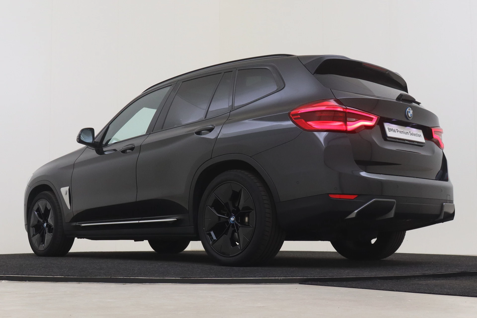 Hoofdafbeelding BMW iX3