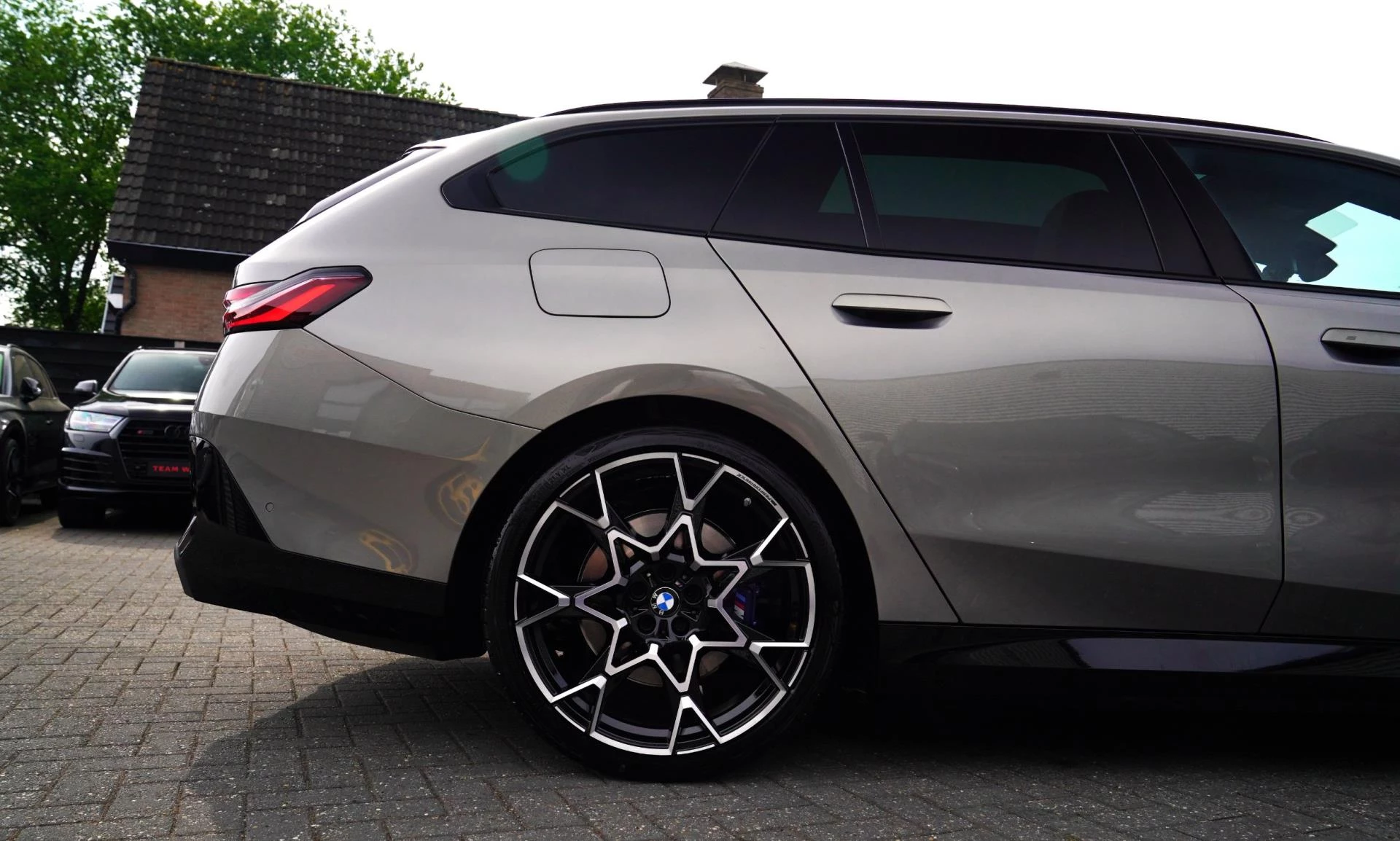 Hoofdafbeelding BMW i5