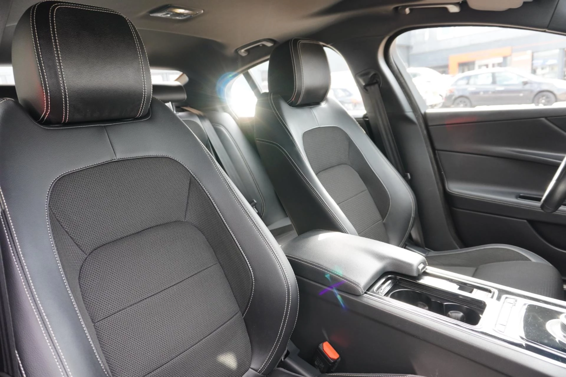 Hoofdafbeelding Jaguar XE