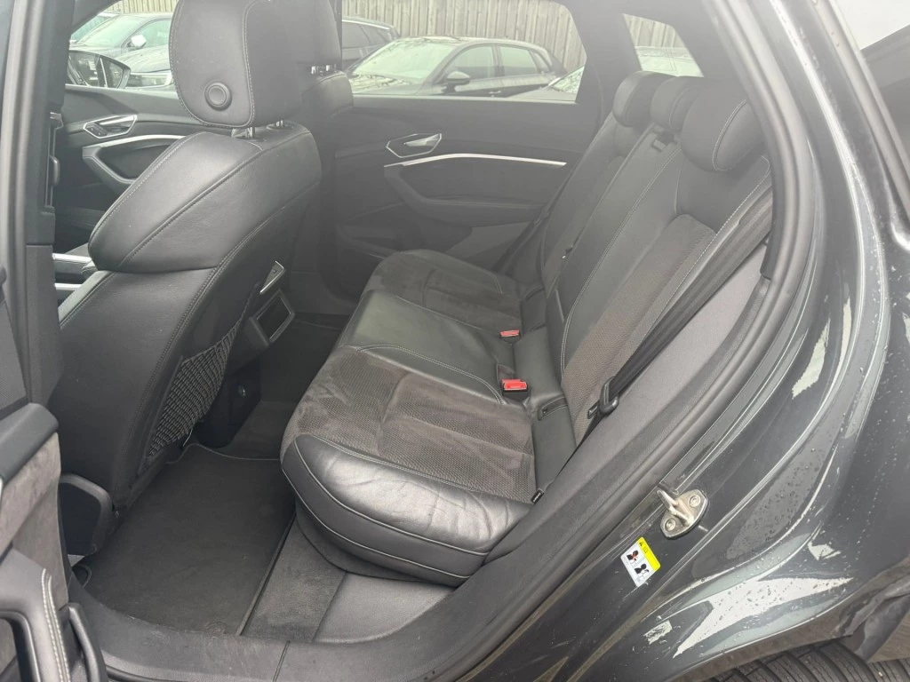 Hoofdafbeelding Audi e-tron