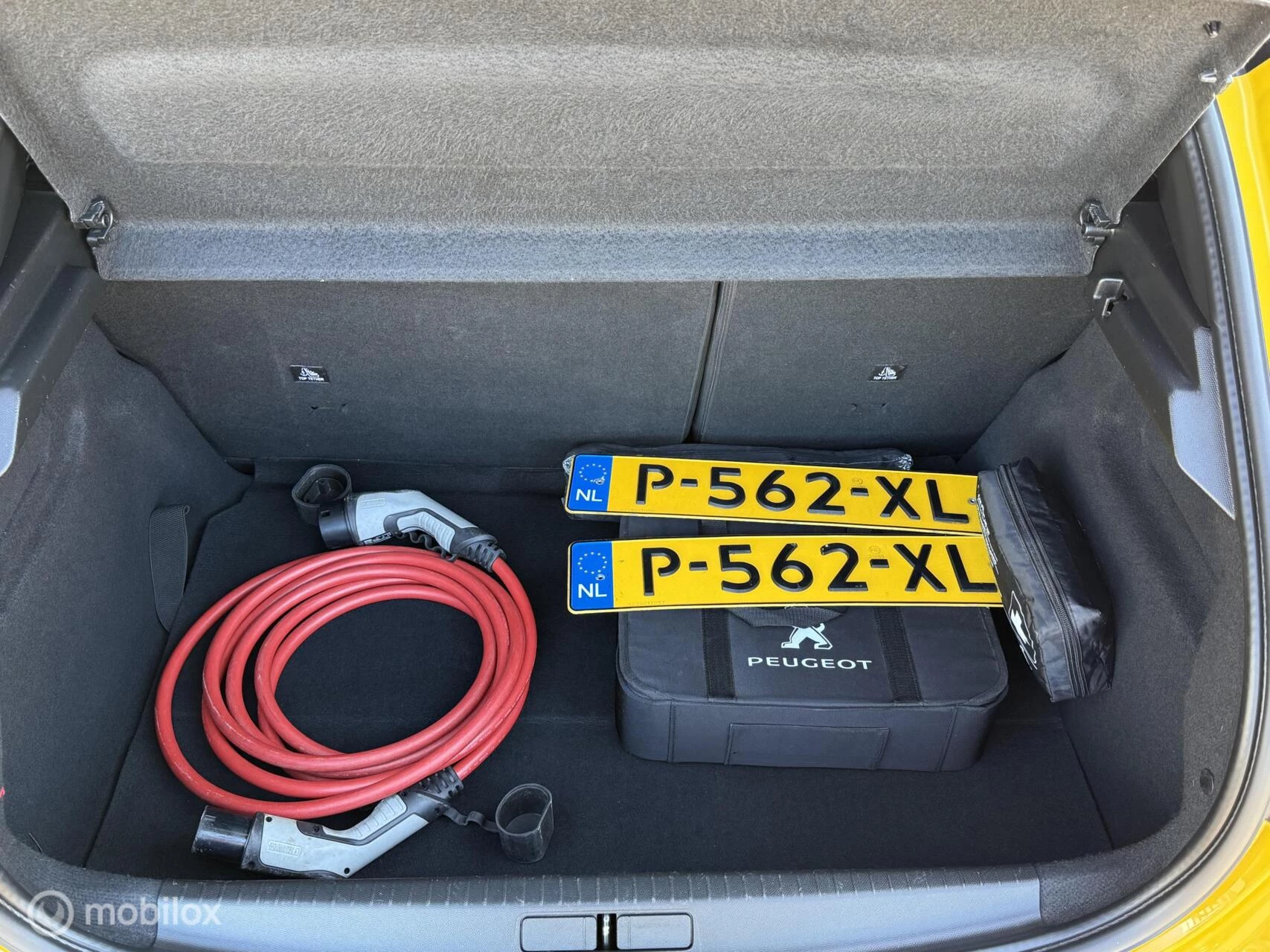 Hoofdafbeelding Peugeot e-208