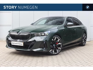 BMW 5 Serie 550e xDrive M Sport Automaat / Panoramadak / Bowers & Wilkins / Adaptief onderstel professional / Parking Assistant Professional / Comfortstoelen