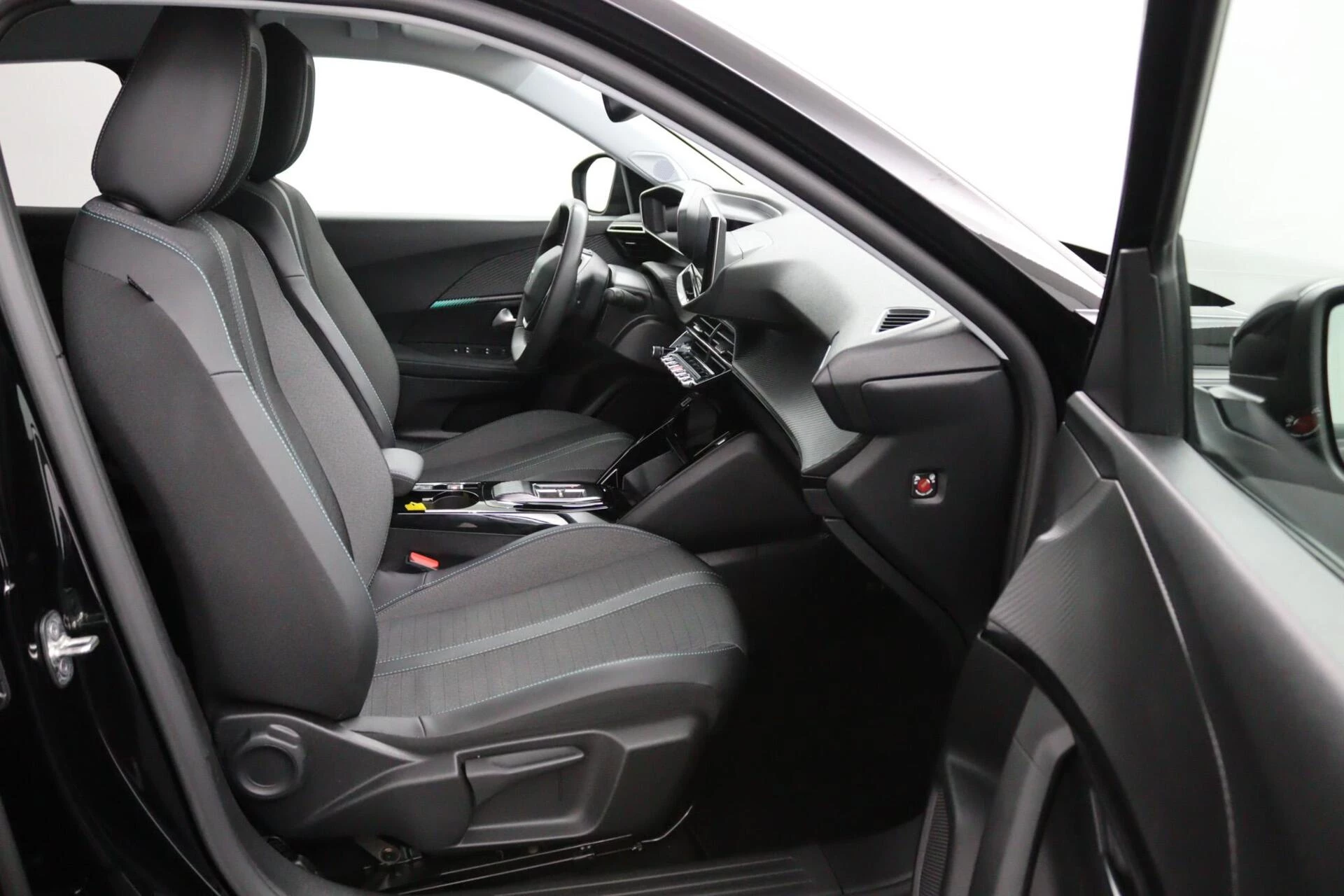 Hoofdafbeelding Peugeot e-2008