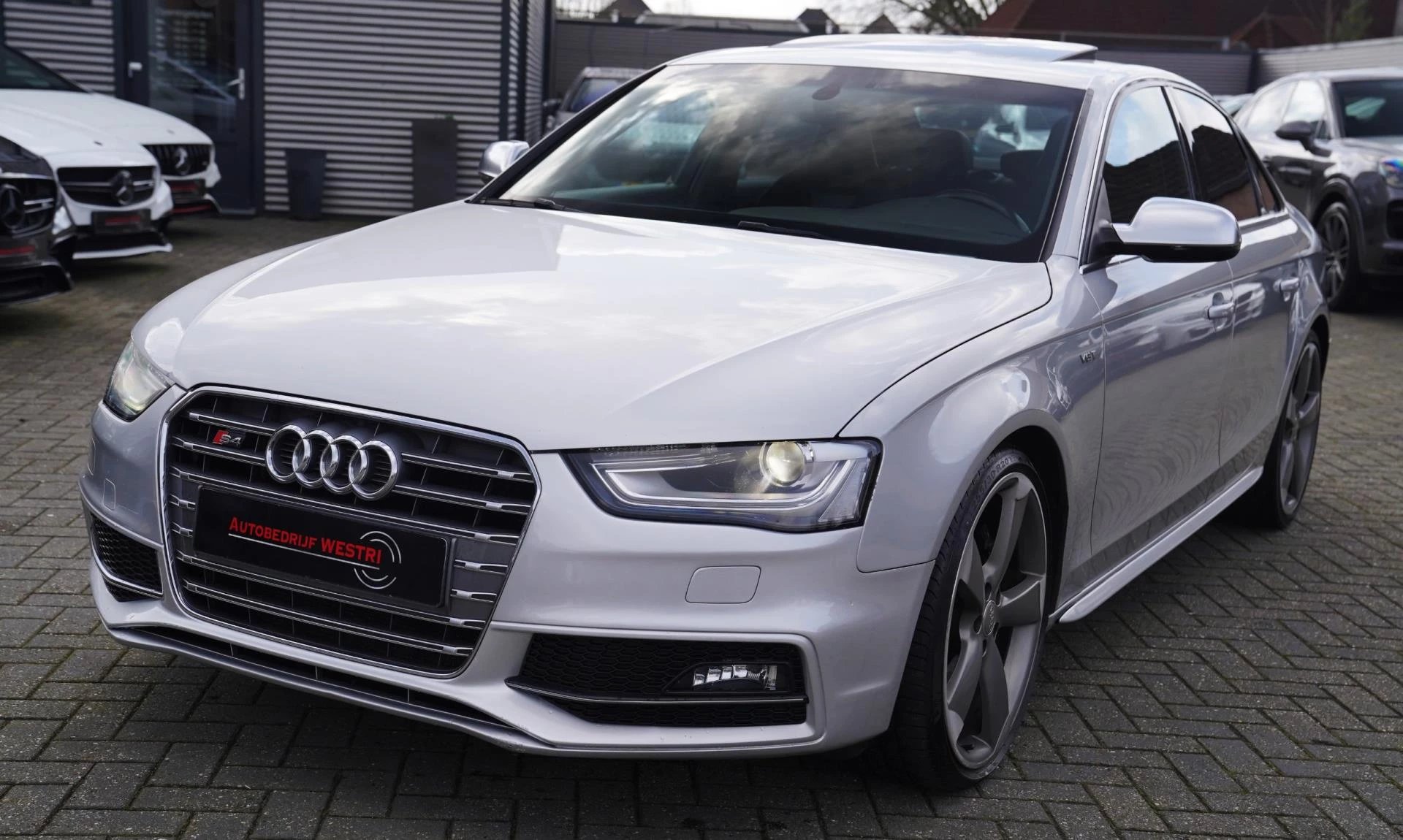 Hoofdafbeelding Audi S4