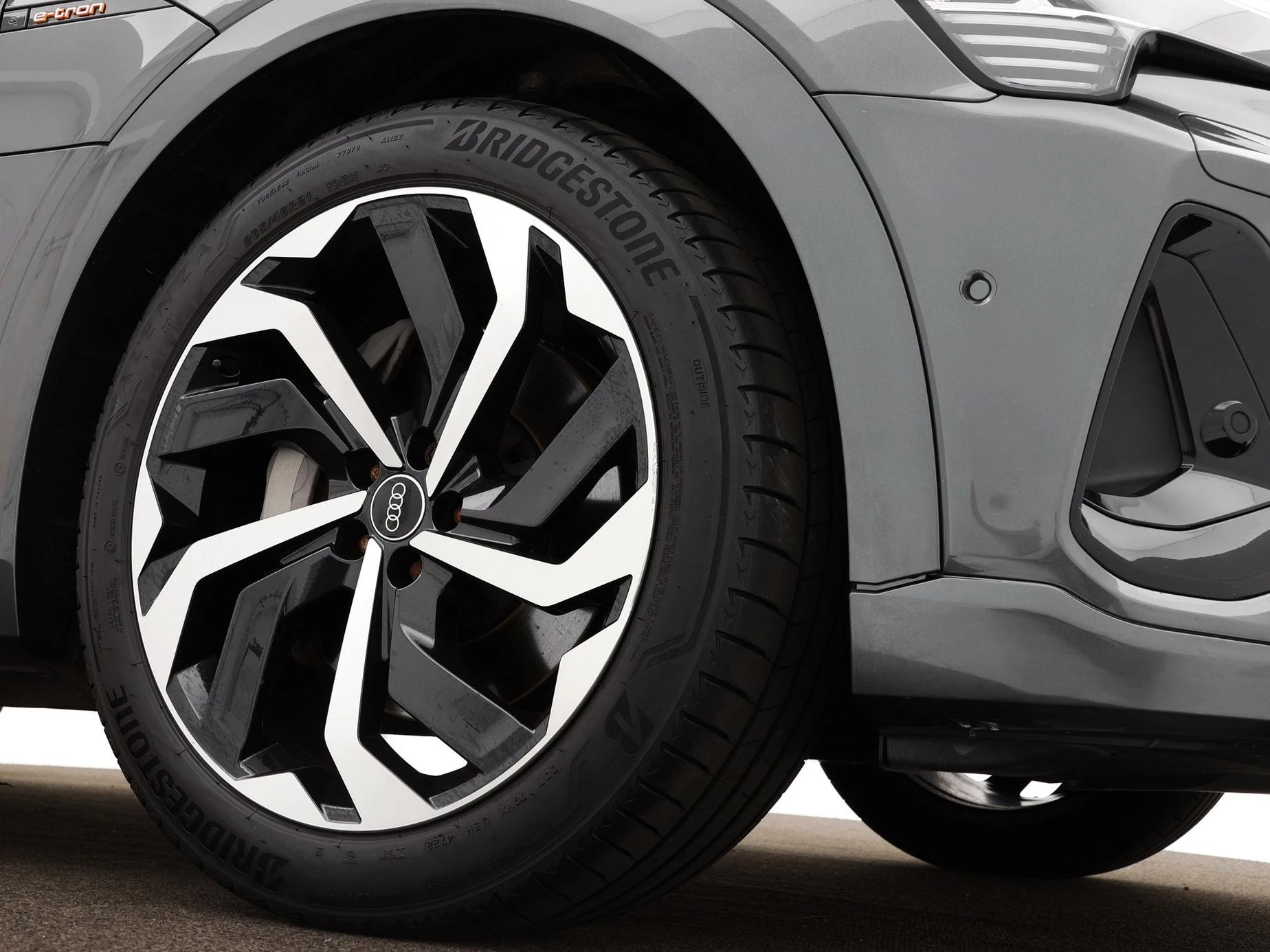 Hoofdafbeelding Audi e-tron