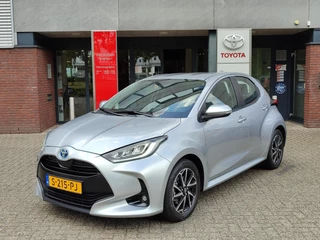 Toyota Yaris 1.5 HYBRID DYNAMIC APPLE/ANDROID LED CAMERA CLIMA KEYLESS AD-CRUISE 16"LMV NL-AUTO