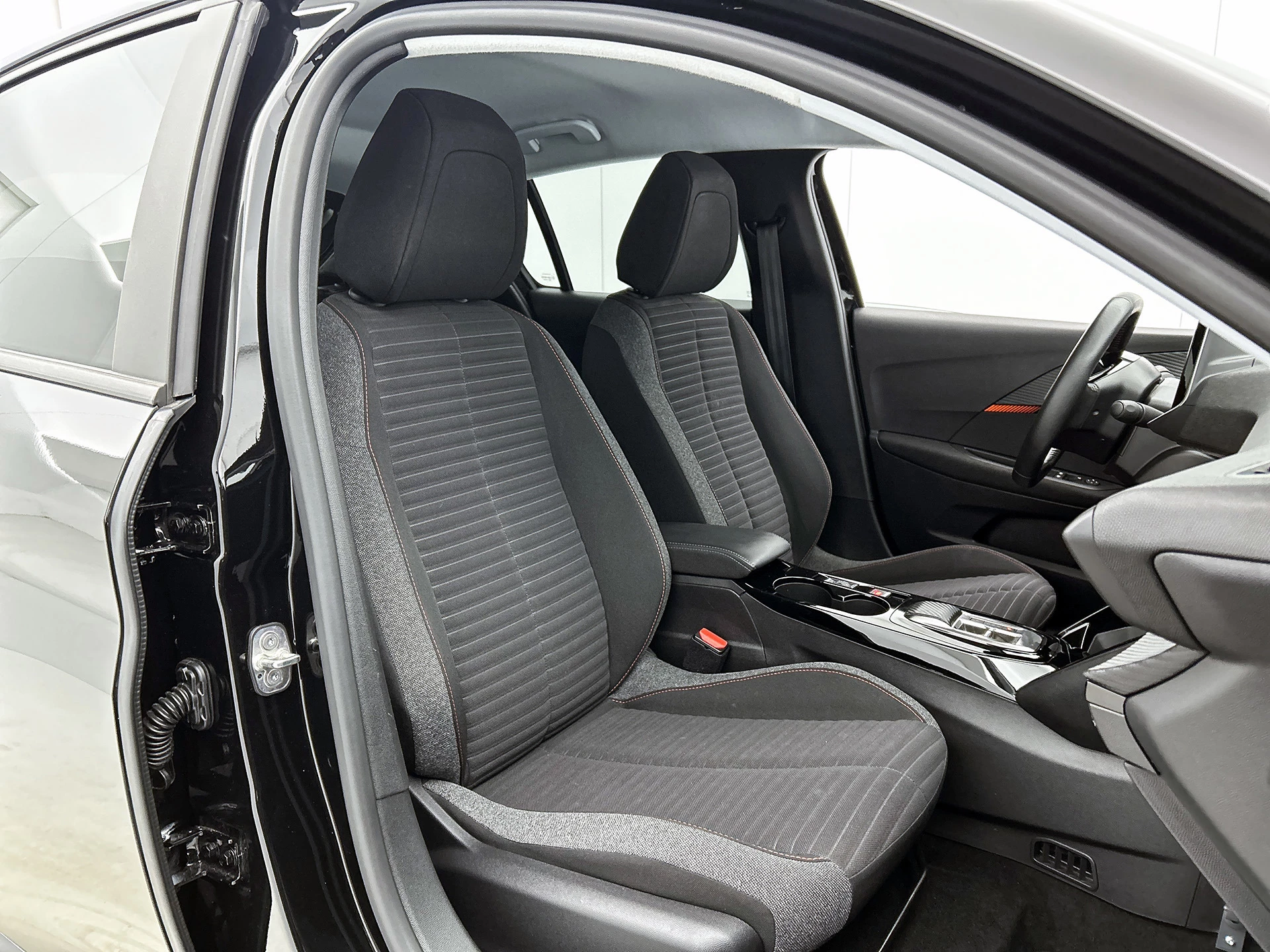 Hoofdafbeelding Peugeot e-208