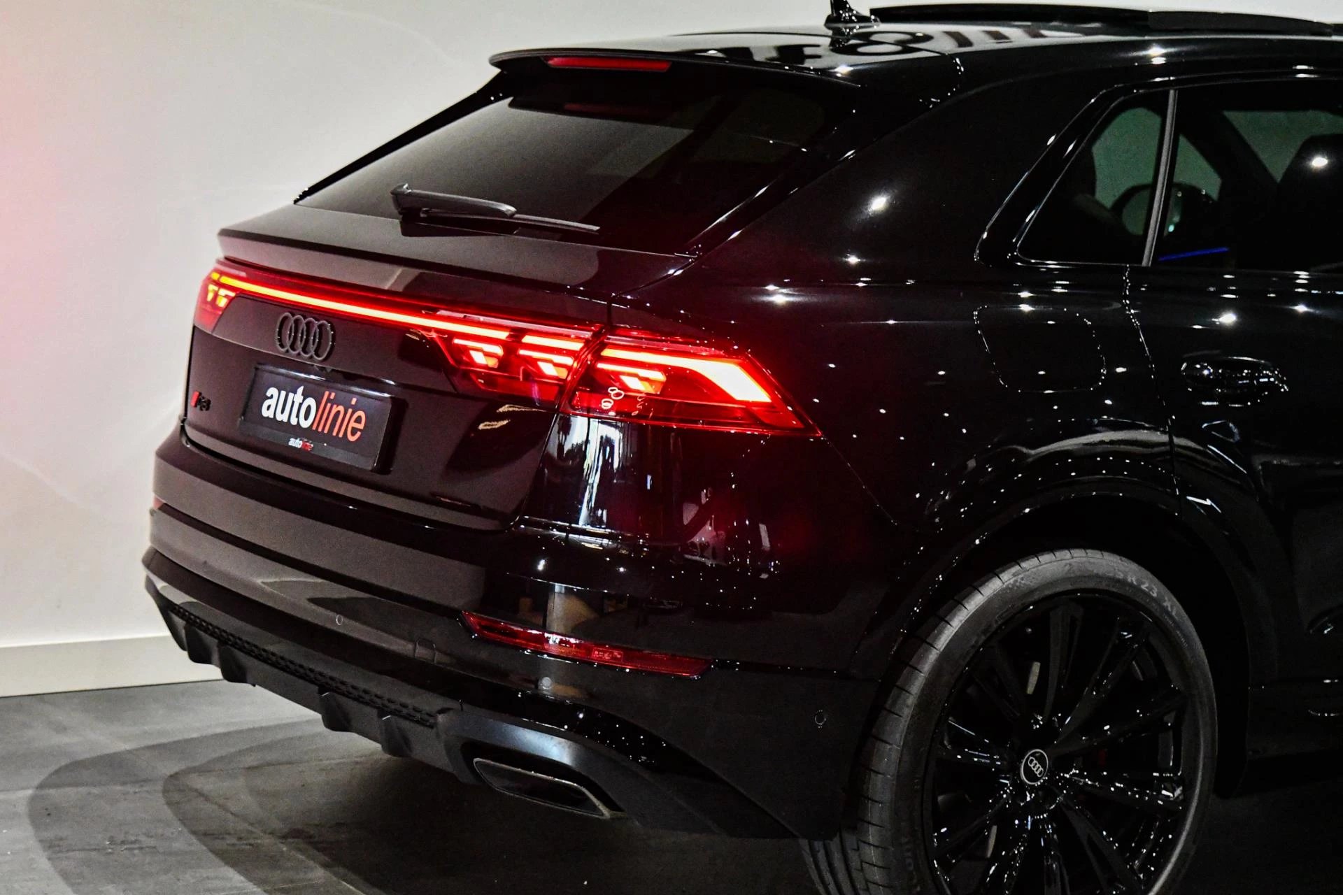 Hoofdafbeelding Audi Q8