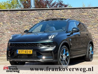 Hoofdafbeelding Lynk & Co 01 Lynk & Co 01 1.5 Plug in Hybride Zwarte hemel Panodak ACC Carplay Lage Kmstand