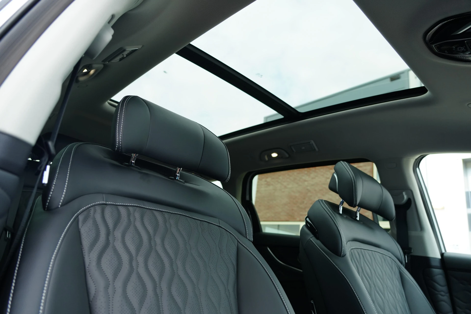 Hoofdafbeelding DFSK Forthing 9