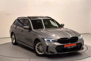 BMW 3 Serie Touring 320dA M-SPORT ** LED, WIDESC, HuD, PANORAMA, ADAPT. CRUISE, MEMORY ** 1e EIG - Ex. BMW - 28k onder NP (!) ** ** INFORMEER OOK NAAR ONZE AANTREKKELIJKE FINANCIAL-LEASE TARIEVEN **