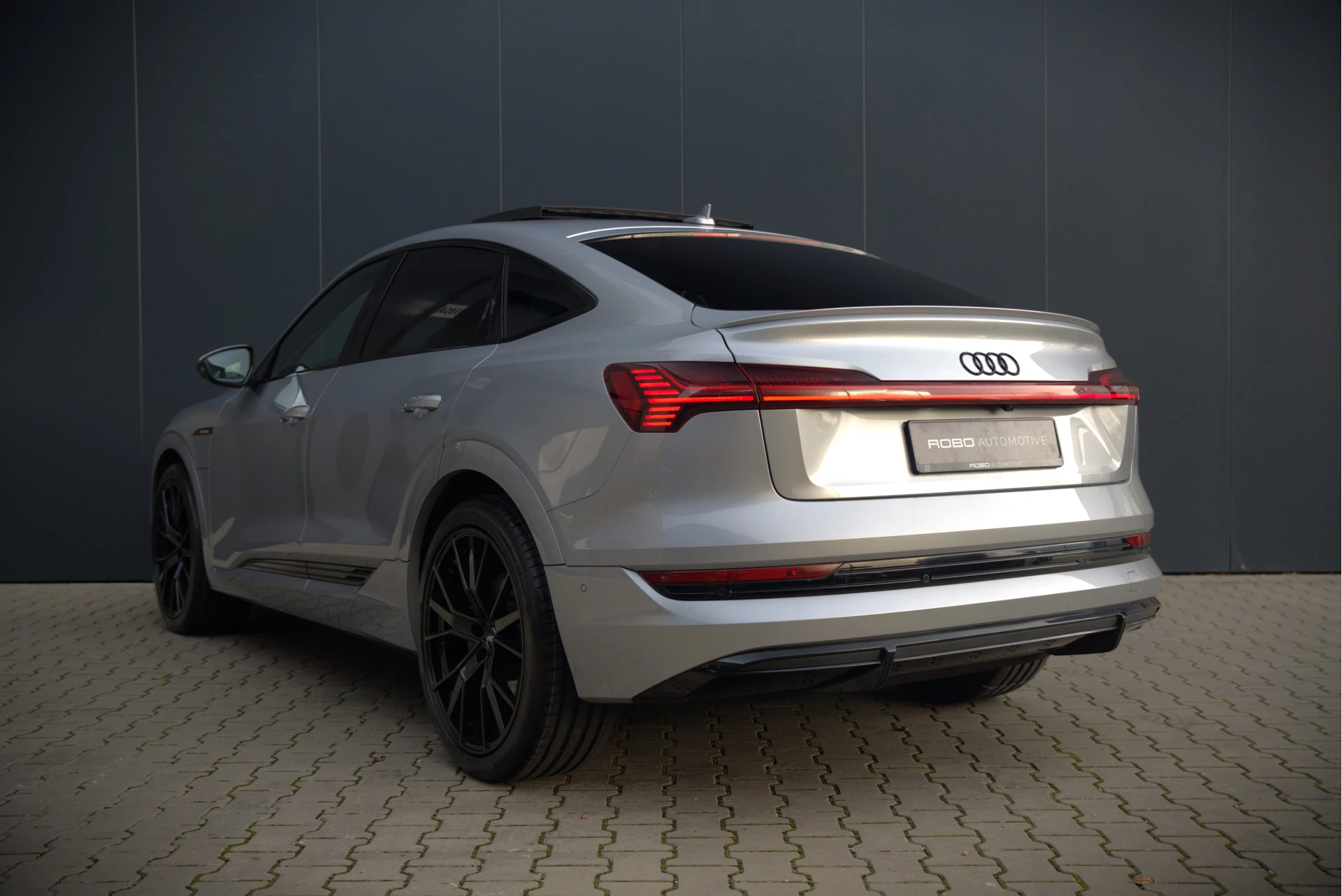 Hoofdafbeelding Audi e-tron
