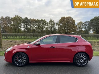 Hoofdafbeelding Alfa Romeo Giulietta Alfa Romeo Giulietta 1.750 TBI QV, 240pk, Topstaat!!