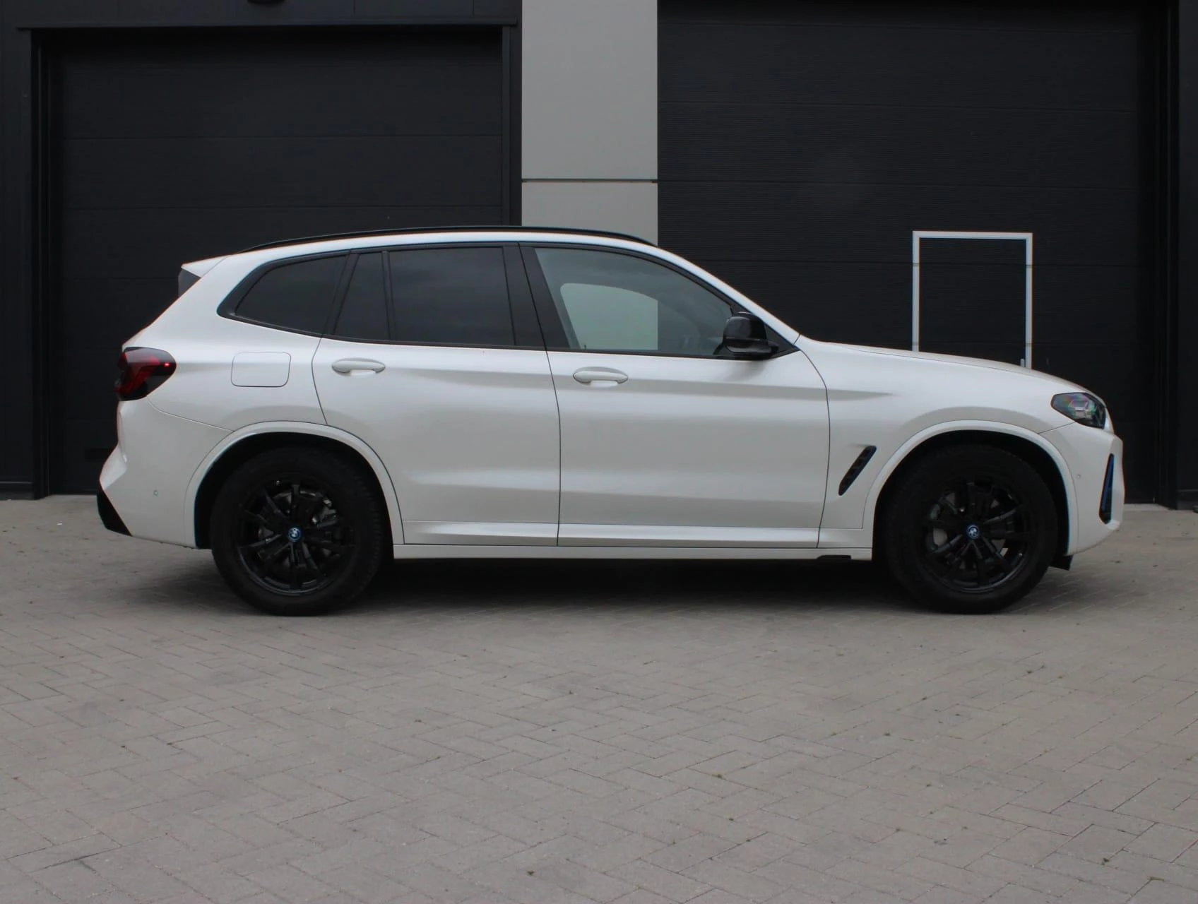 Hoofdafbeelding BMW iX3