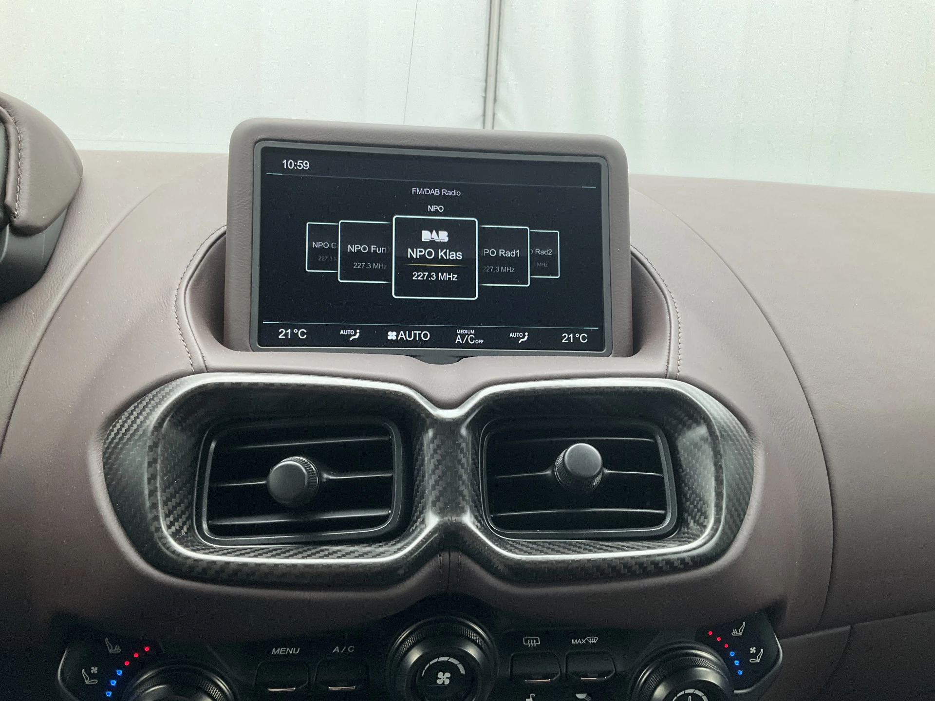 Hoofdafbeelding Aston Martin V8 Vantage