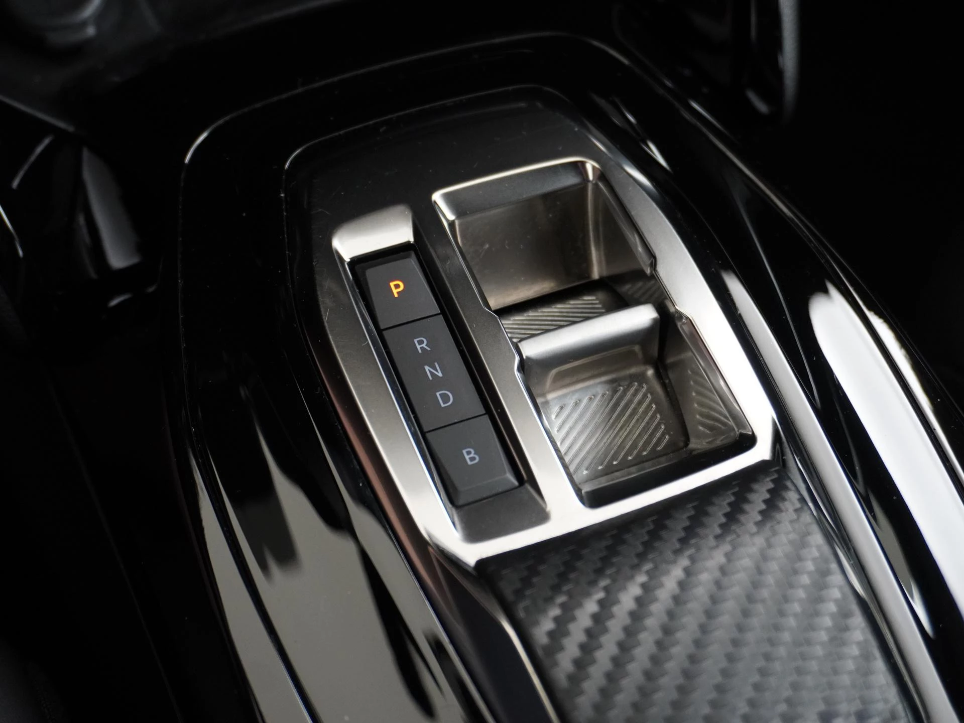 Hoofdafbeelding Peugeot e-2008