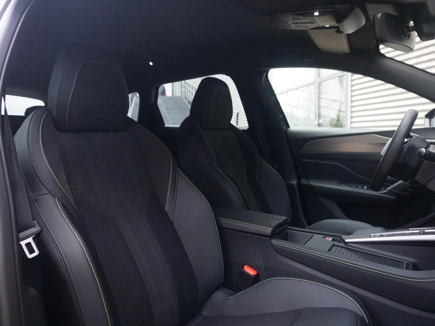 Hoofdafbeelding Peugeot e-308