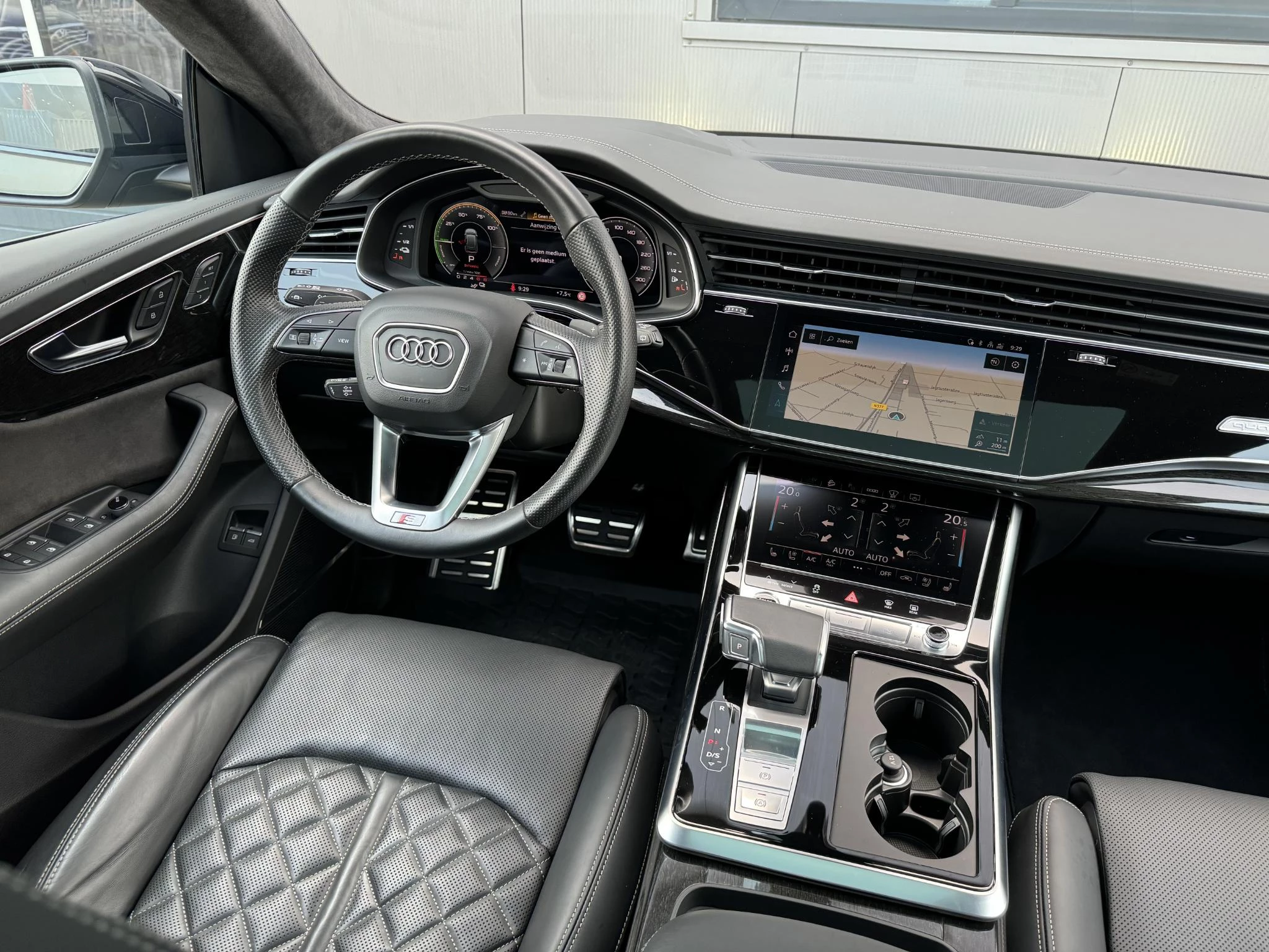 Hoofdafbeelding Audi Q8