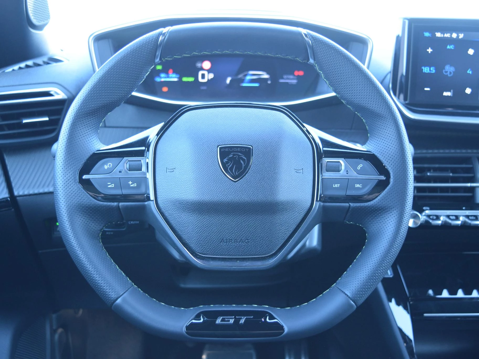 Hoofdafbeelding Peugeot e-2008