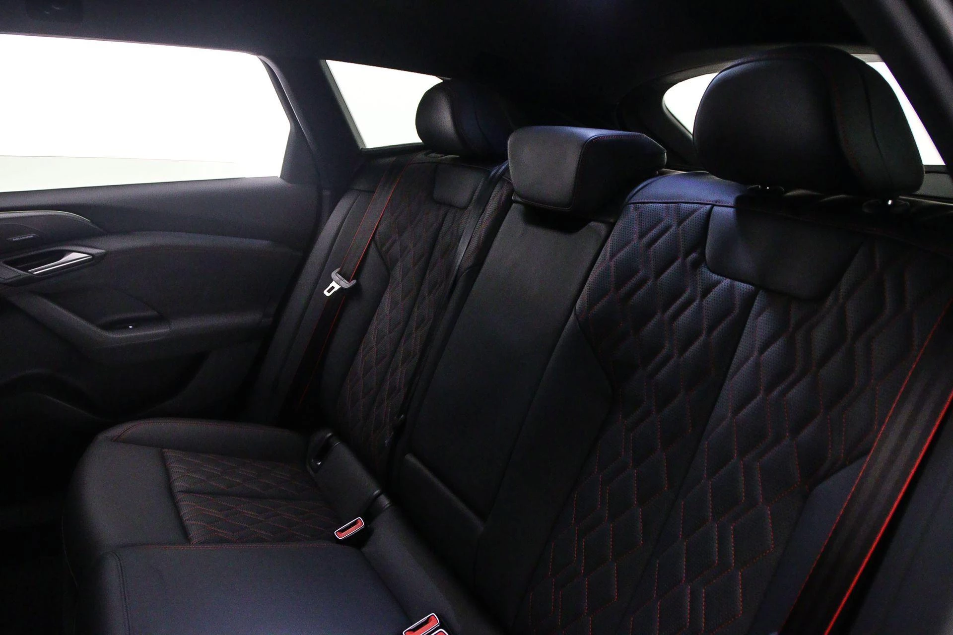 Hoofdafbeelding Audi A6 Avant e-tron