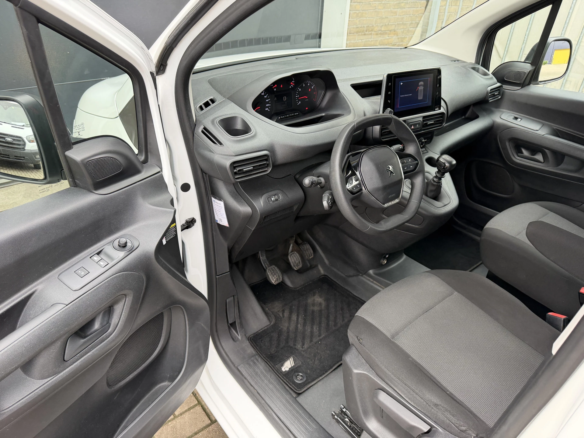 Hoofdafbeelding Peugeot Partner