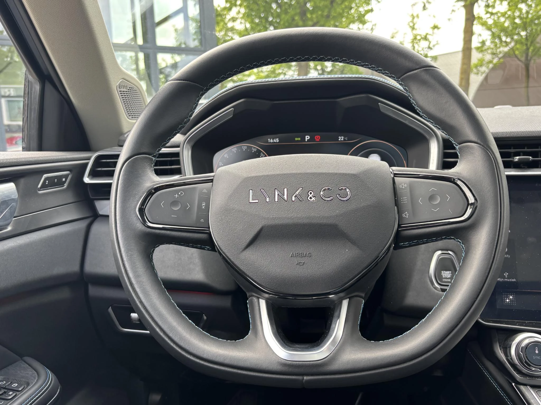 Hoofdafbeelding Lynk & Co 01