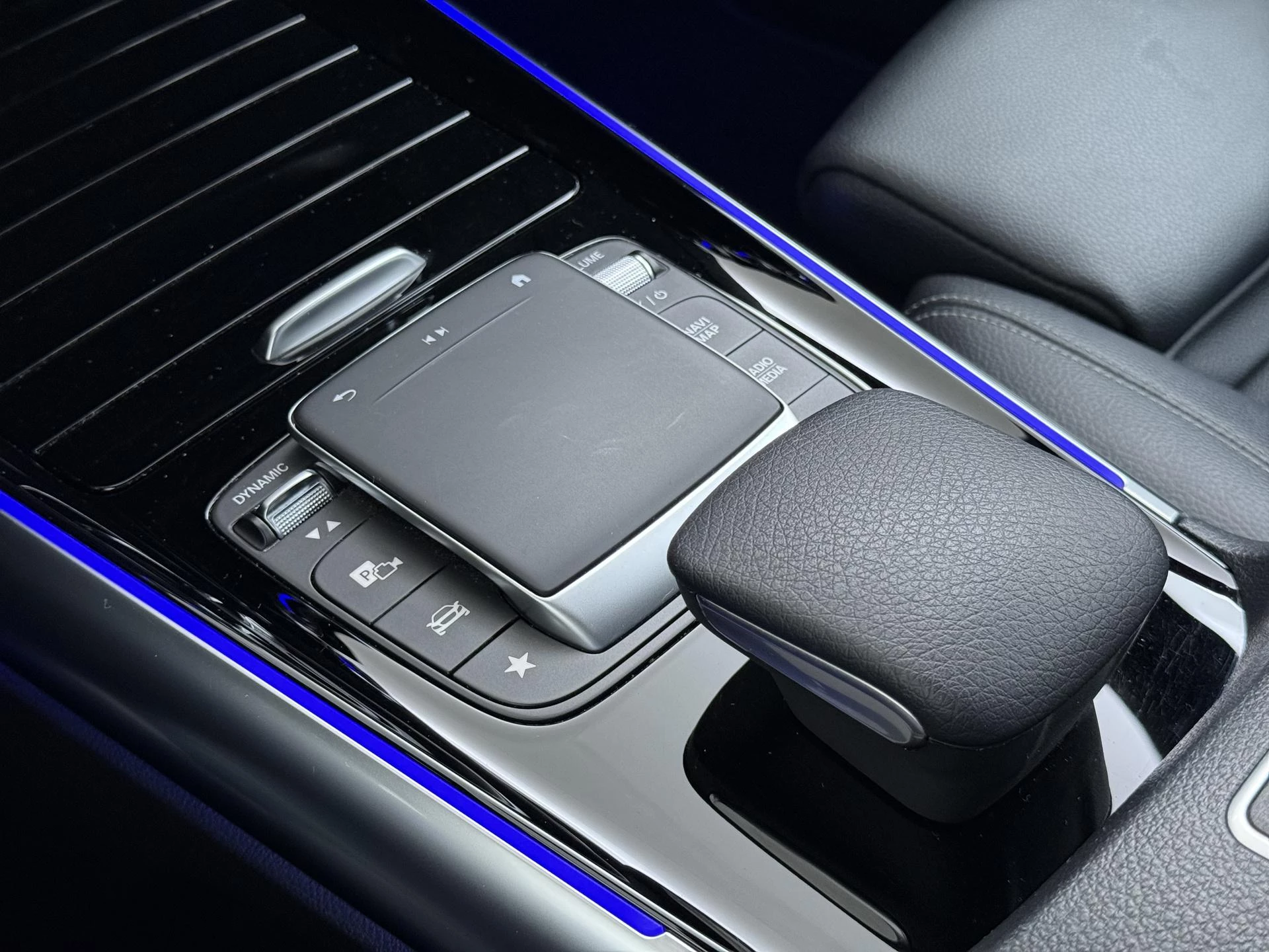 Hoofdafbeelding Mercedes-Benz EQA