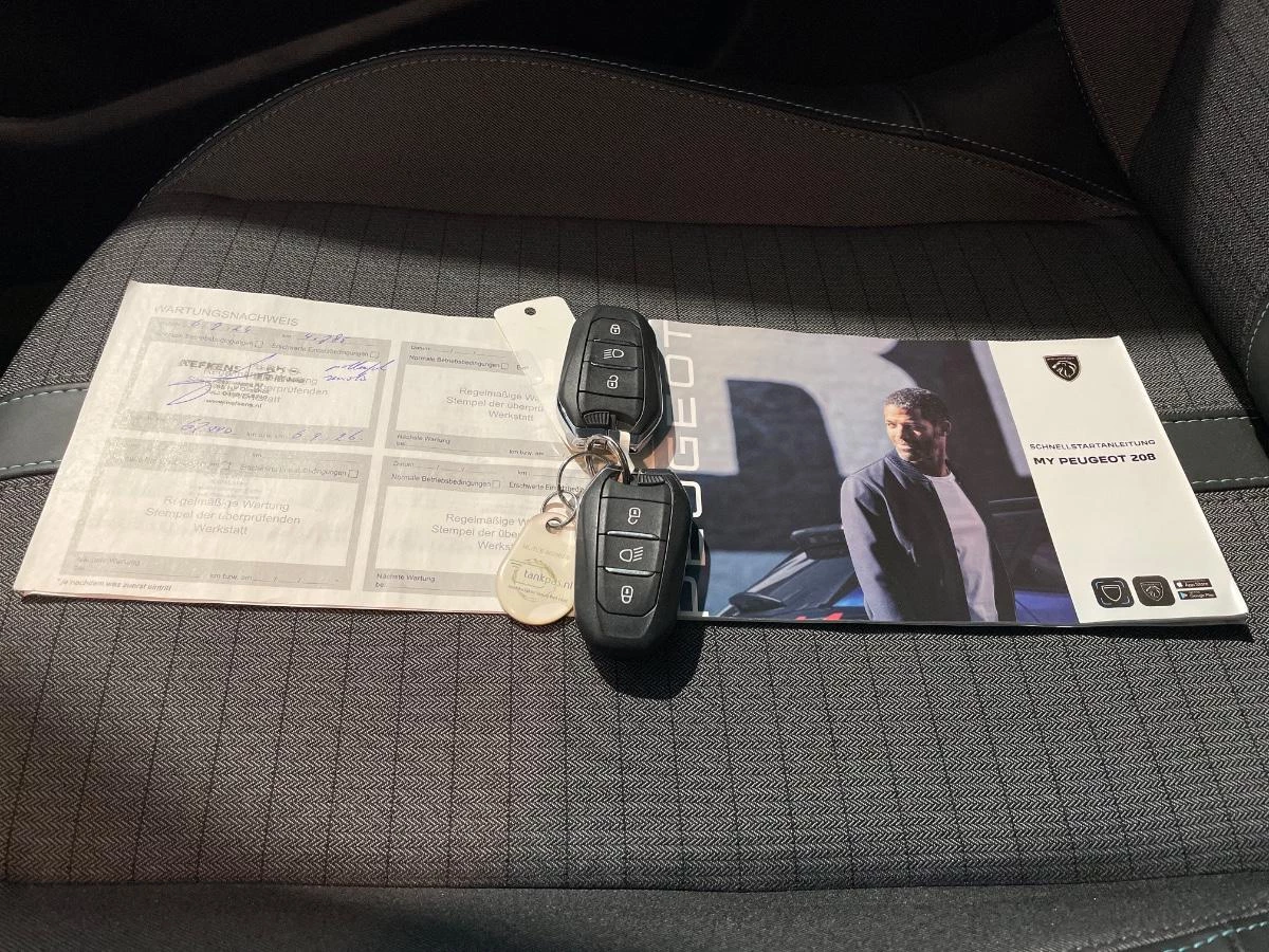 Hoofdafbeelding Peugeot e-208