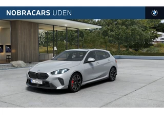 BMW 1 Serie 120 M Sport Automaat / Panoramadak / Sportstoelen / Achteruitrijcamera / Adaptieve LED / M Adaptief onderstel / Stuurverwarming / Comfort Access