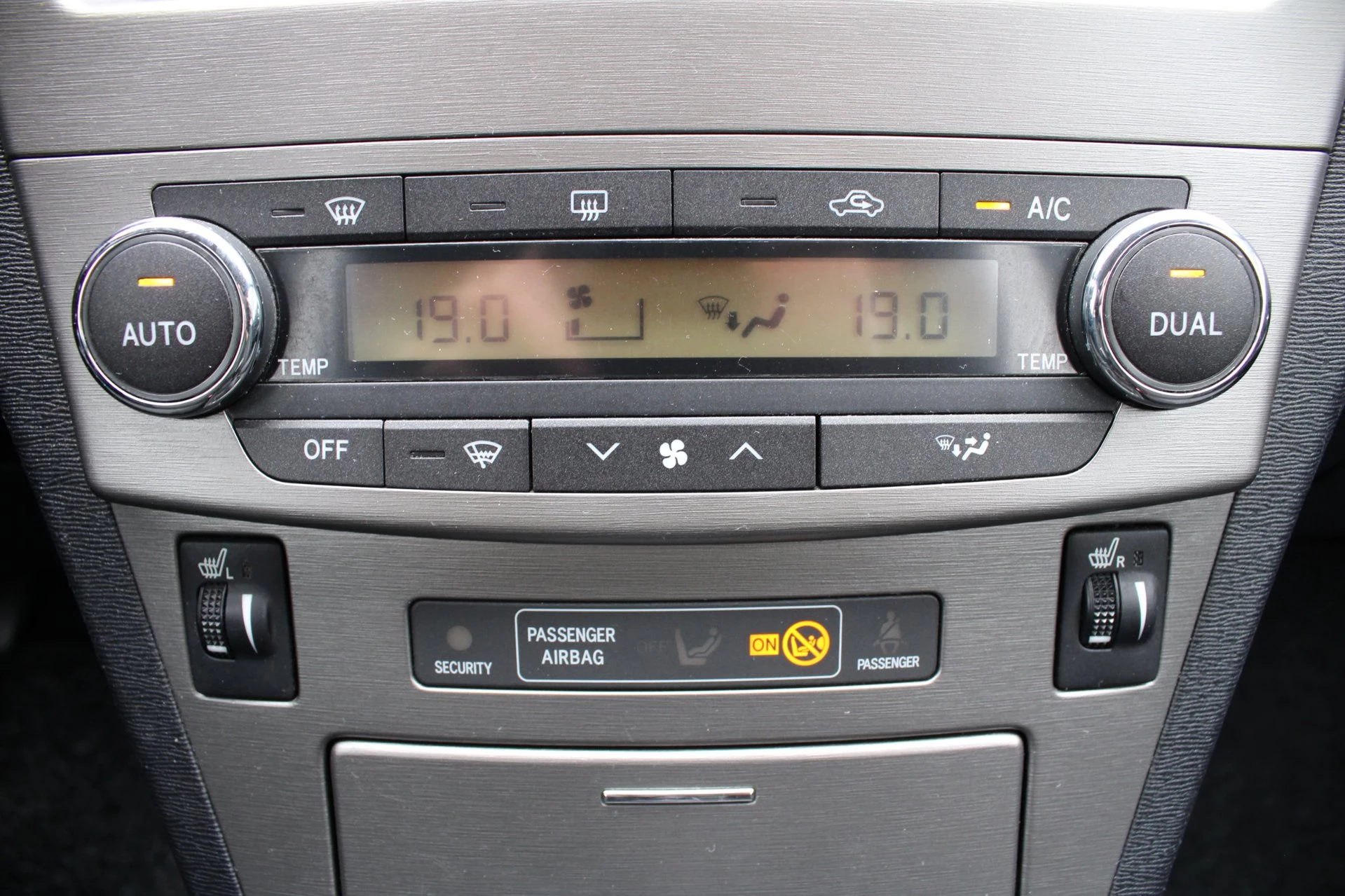 Hoofdafbeelding Toyota Avensis