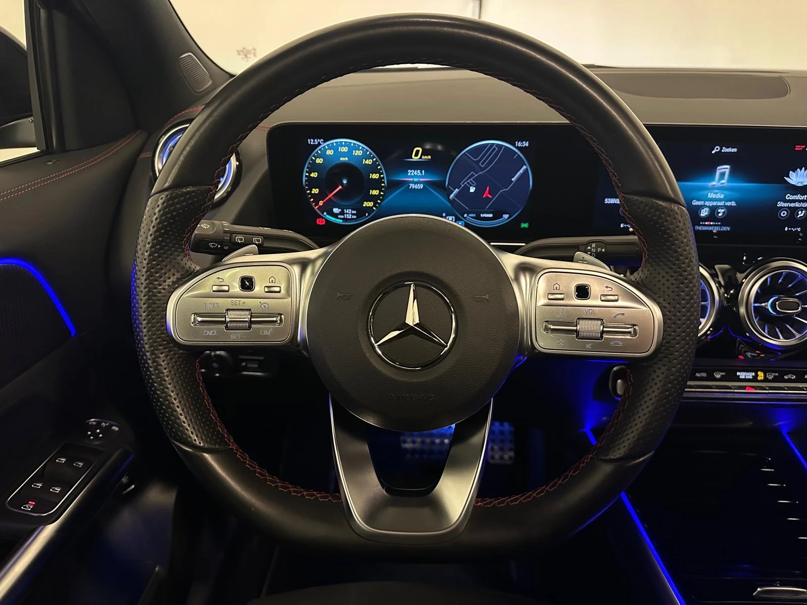 Hoofdafbeelding Mercedes-Benz EQA