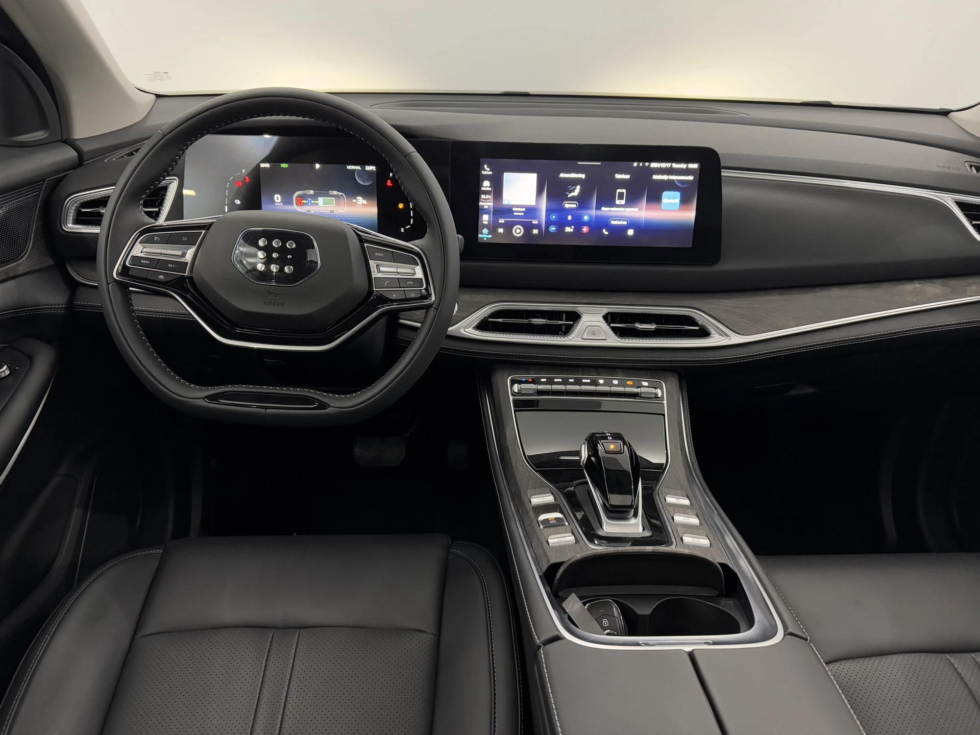 Hoofdafbeelding DFSK E5 PHEV