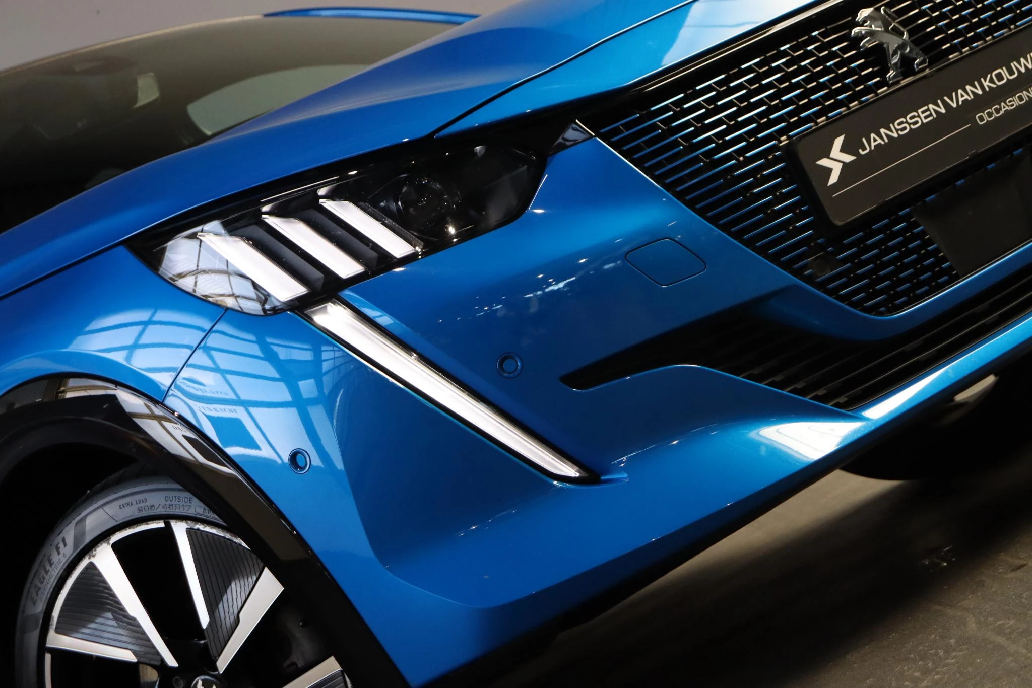 Hoofdafbeelding Peugeot e-208