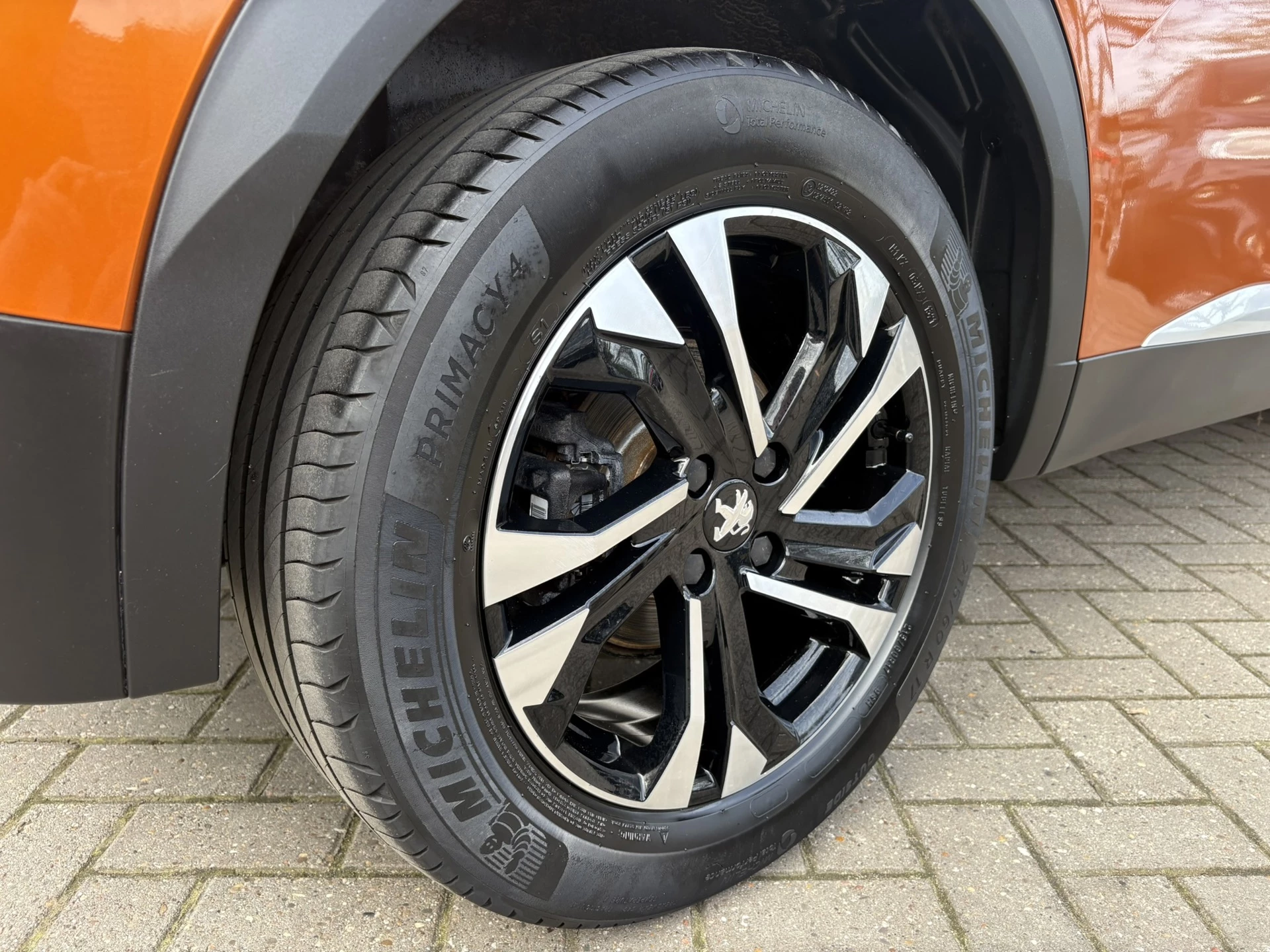 Hoofdafbeelding Peugeot e-2008