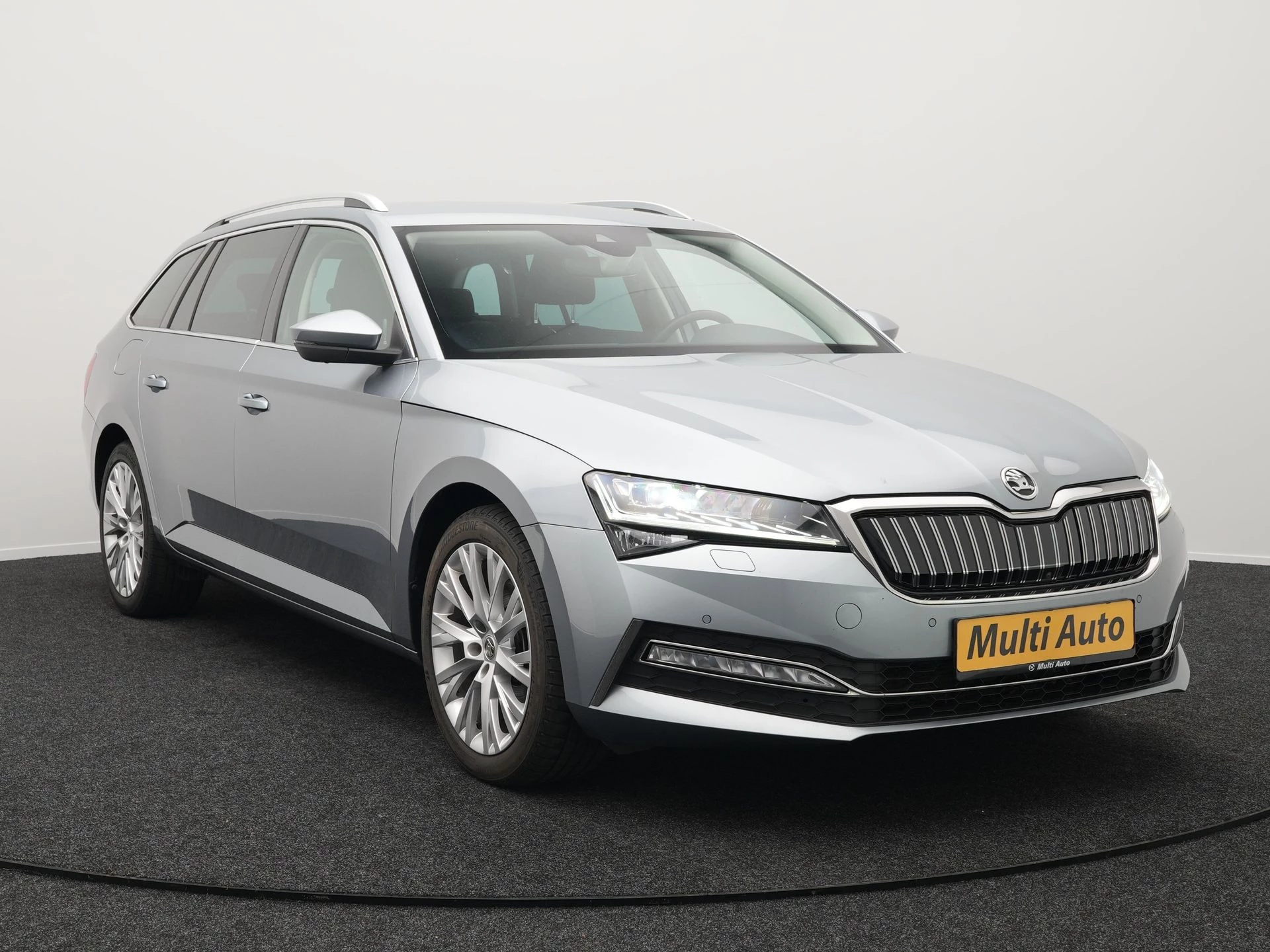 Hoofdafbeelding Škoda Superb