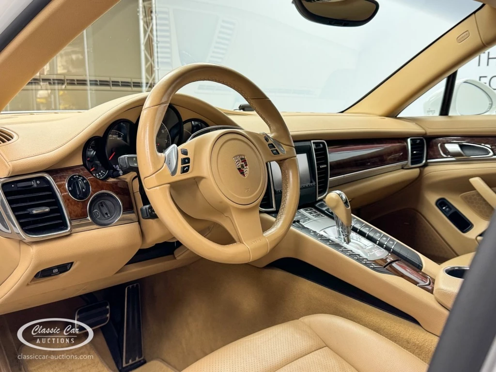 Hoofdafbeelding Porsche Panamera