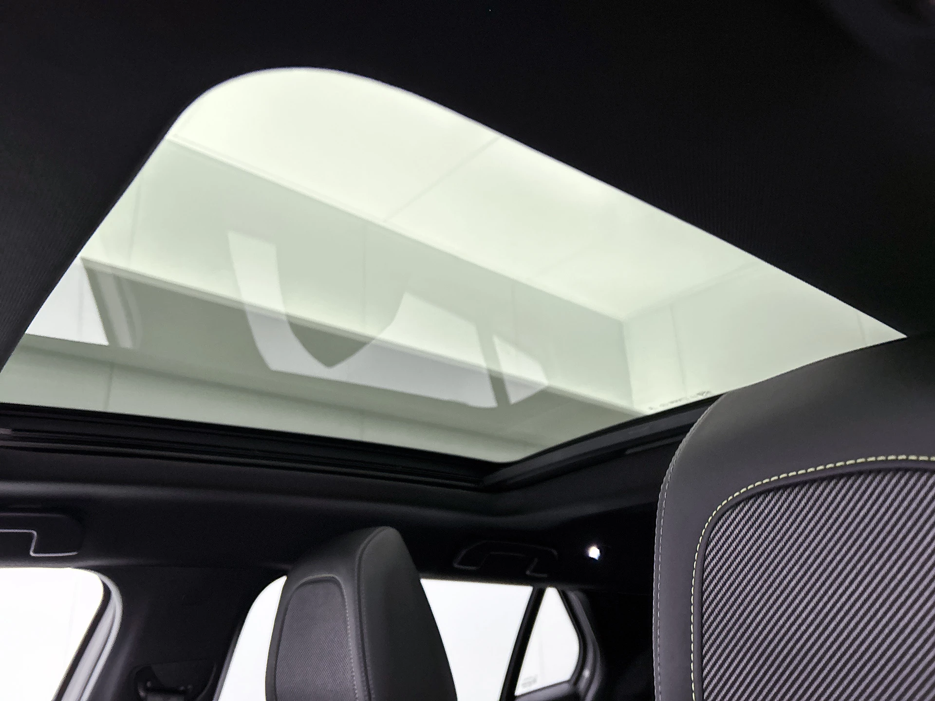 Hoofdafbeelding Peugeot e-2008