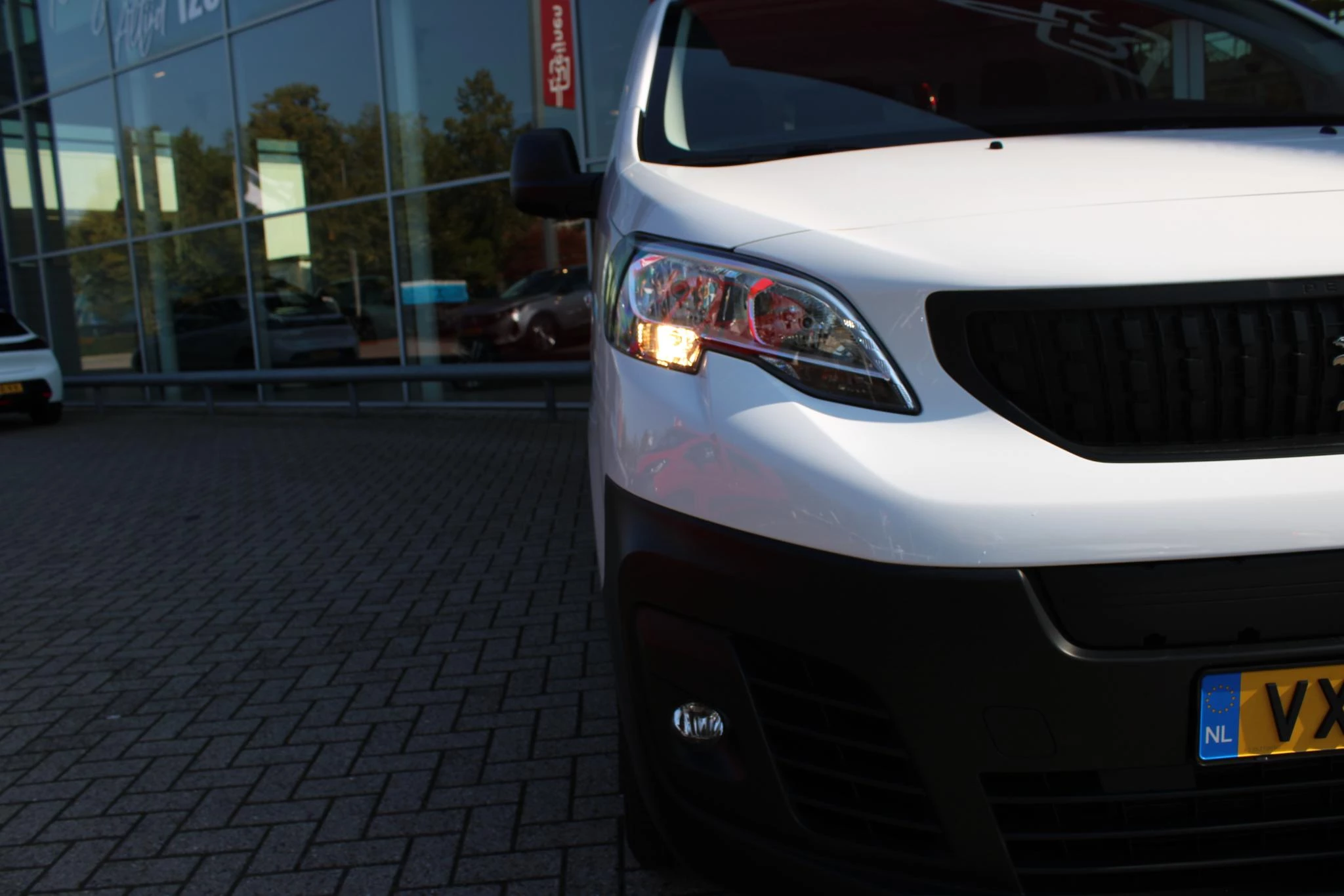 Hoofdafbeelding Peugeot e-Expert