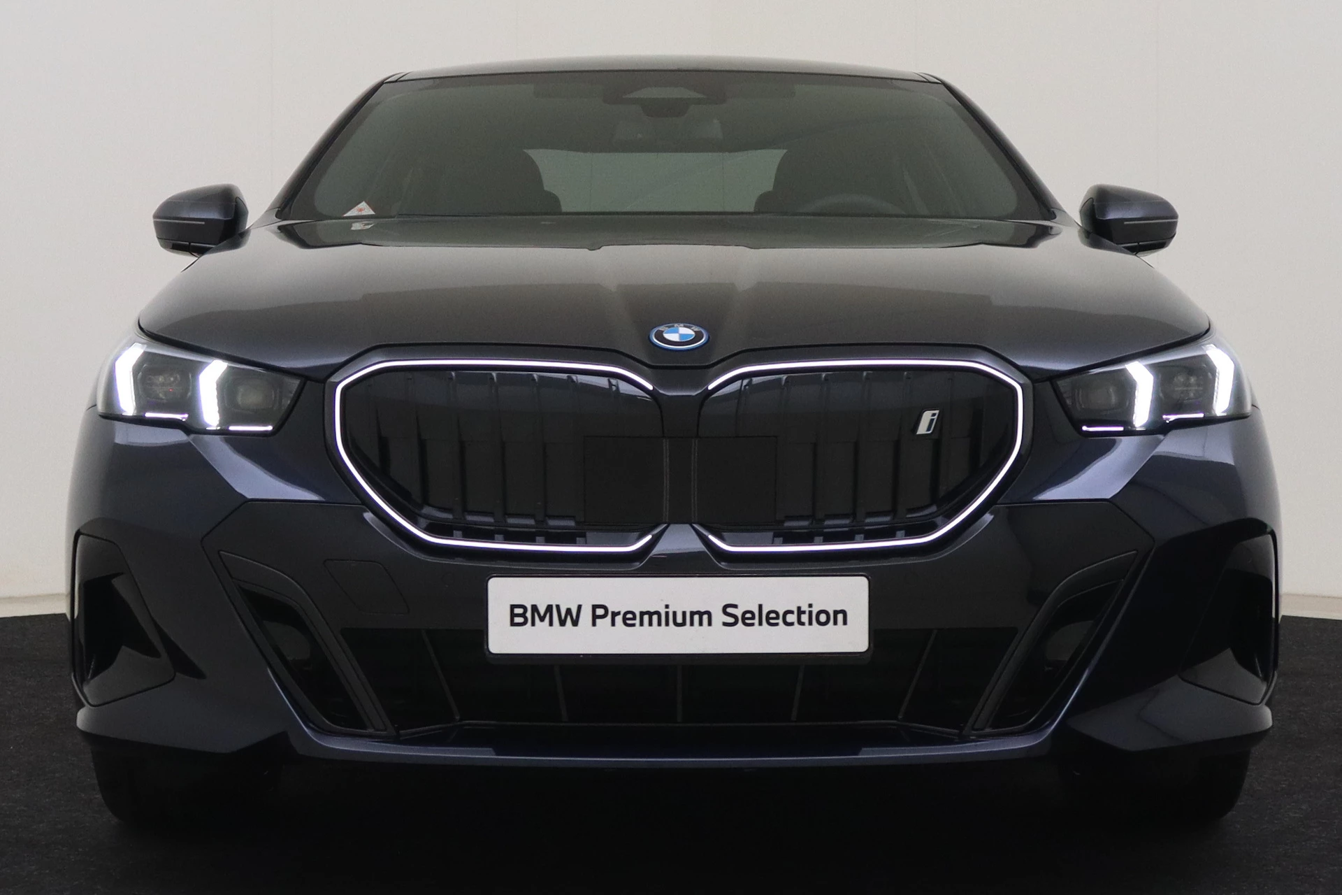 Hoofdafbeelding BMW i5