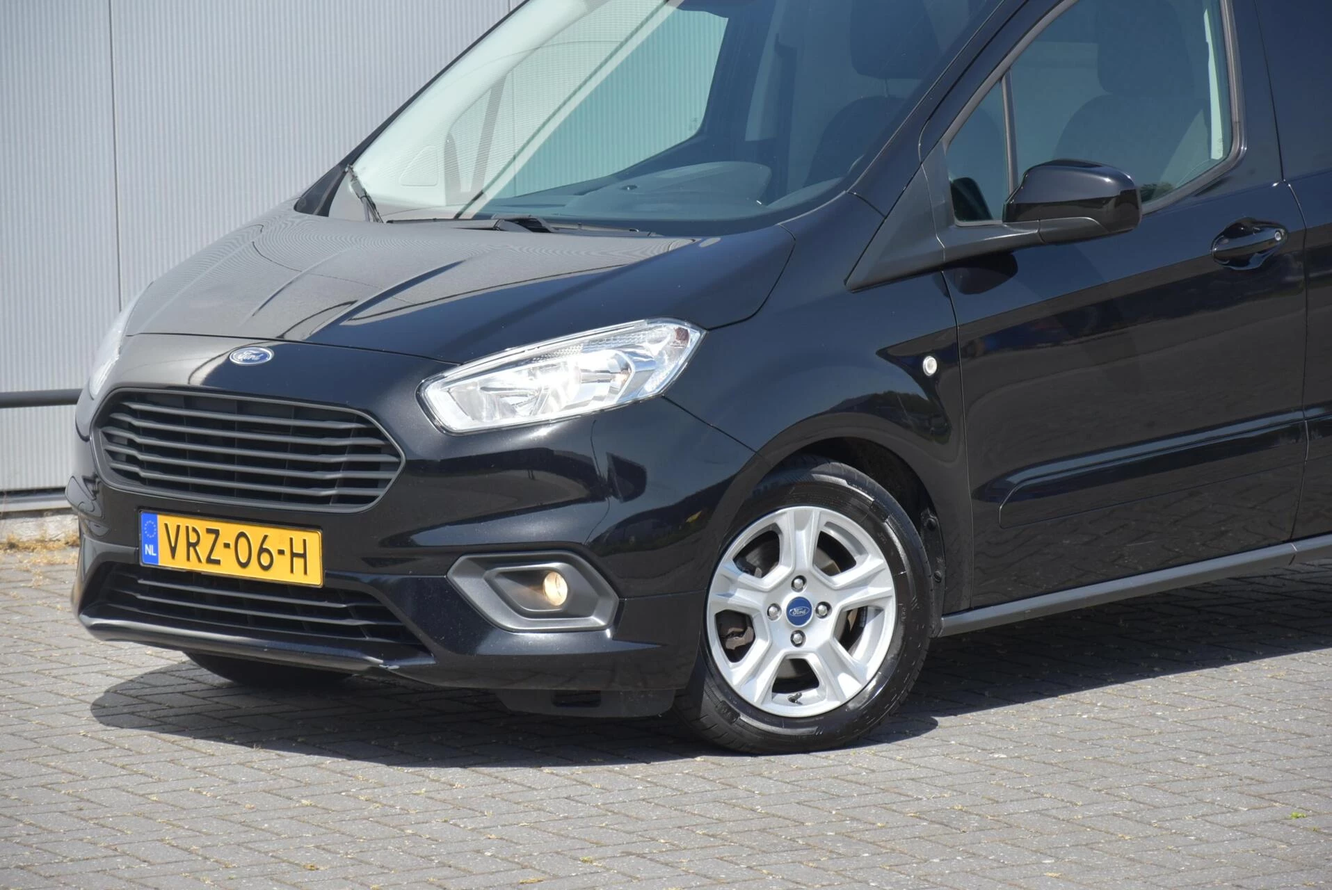 Hoofdafbeelding Ford Transit Courier