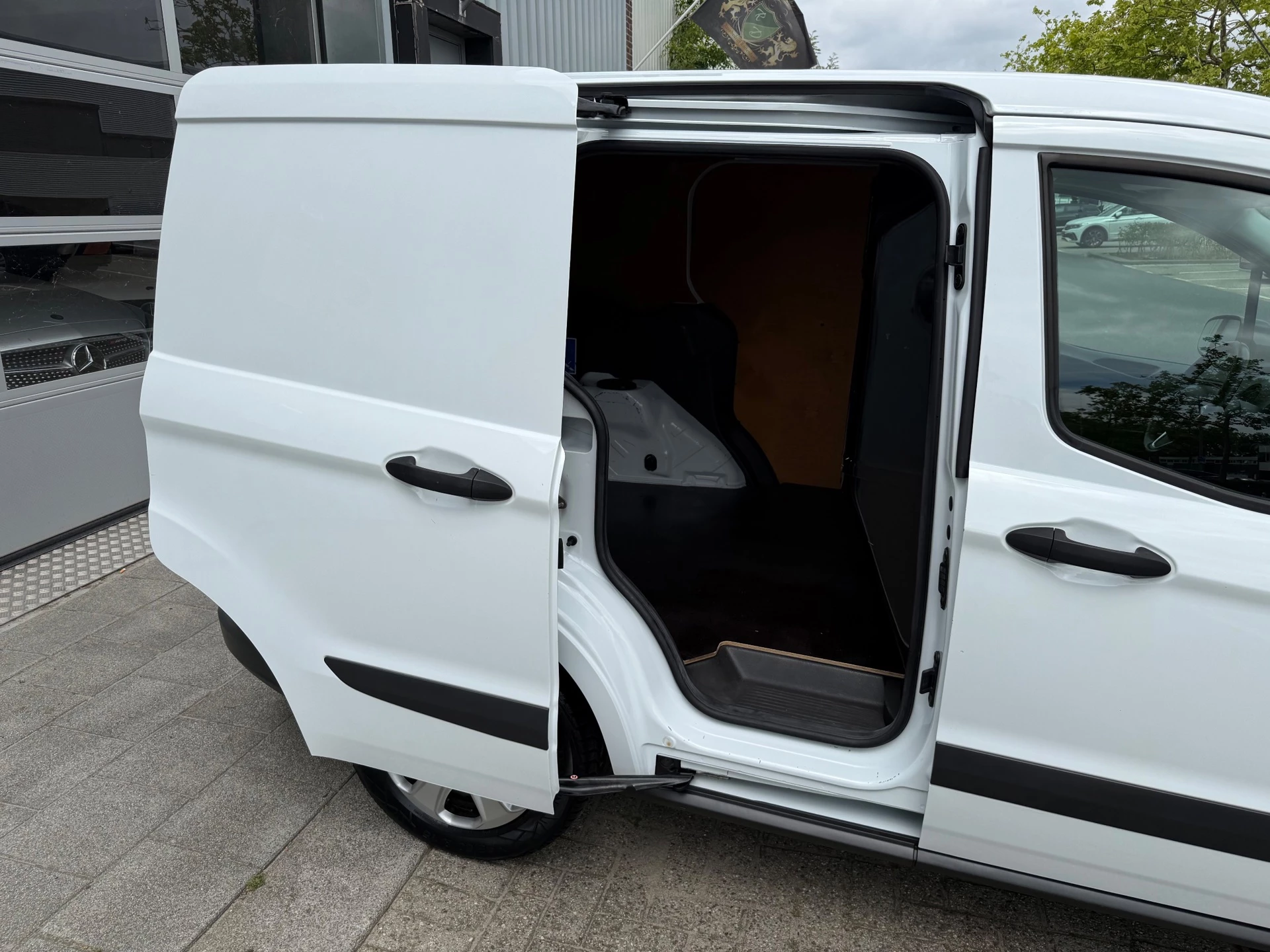 Hoofdafbeelding Ford Transit Courier