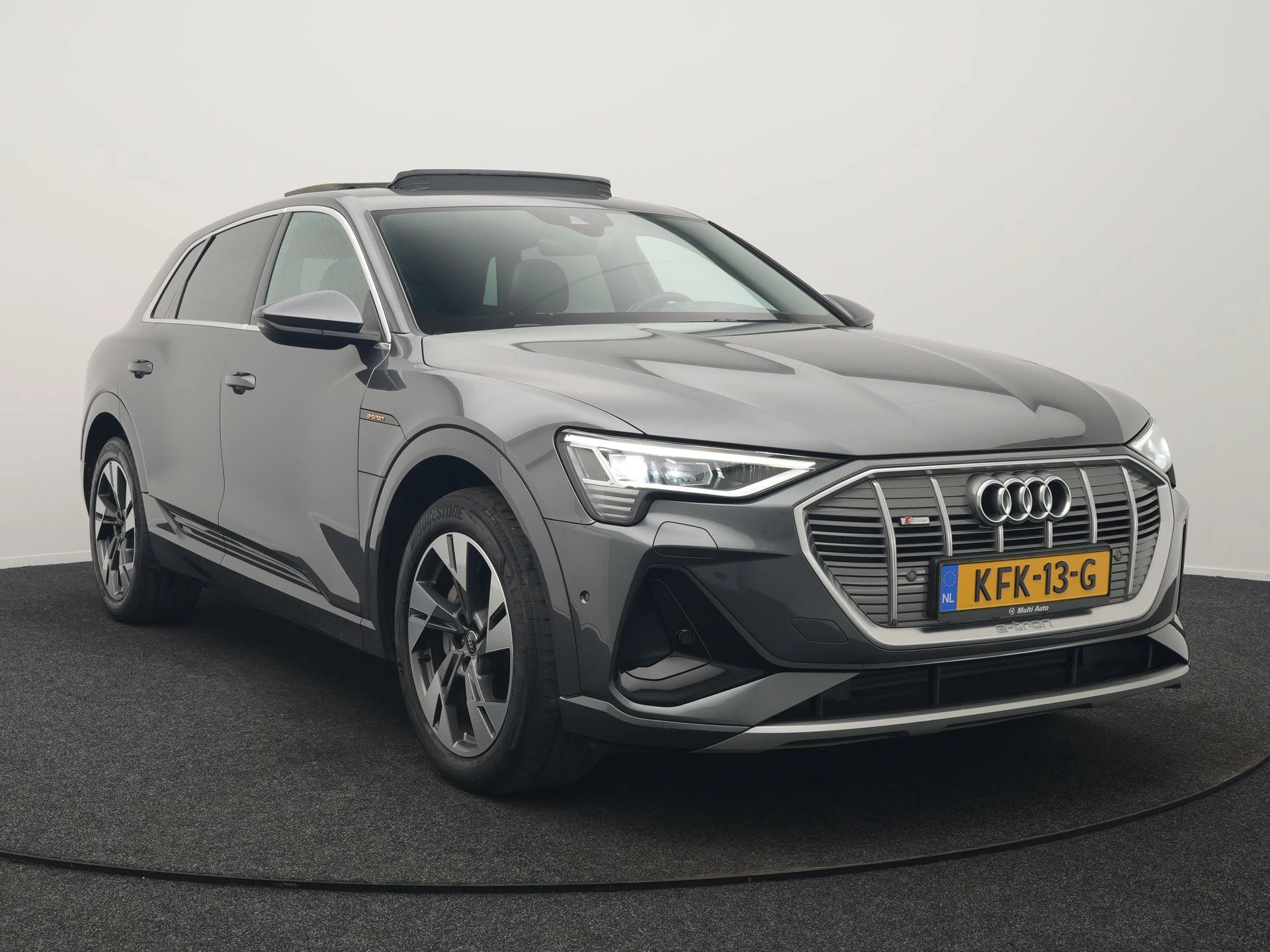 Hoofdafbeelding Audi e-tron