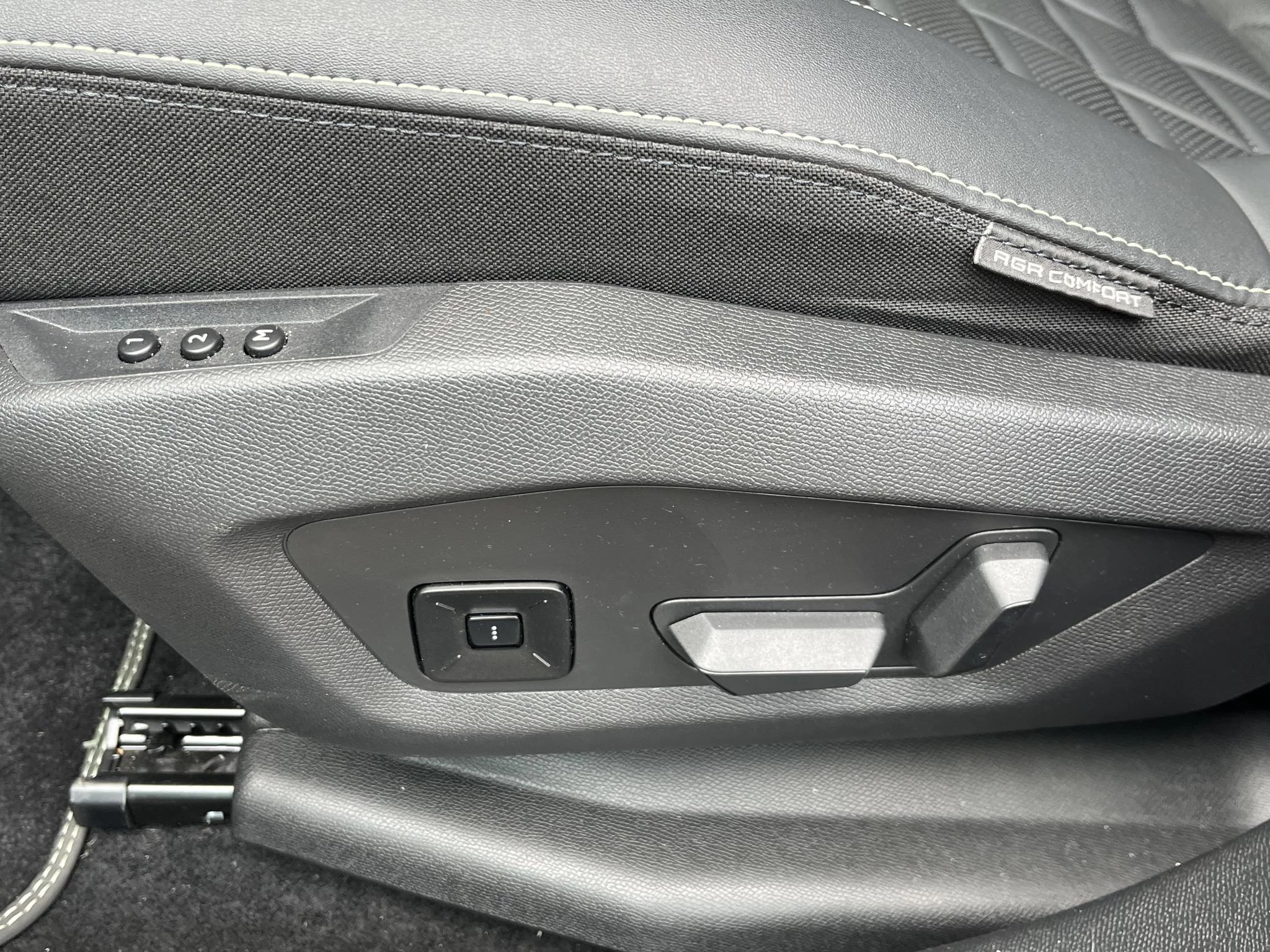 Hoofdafbeelding Peugeot e-5008