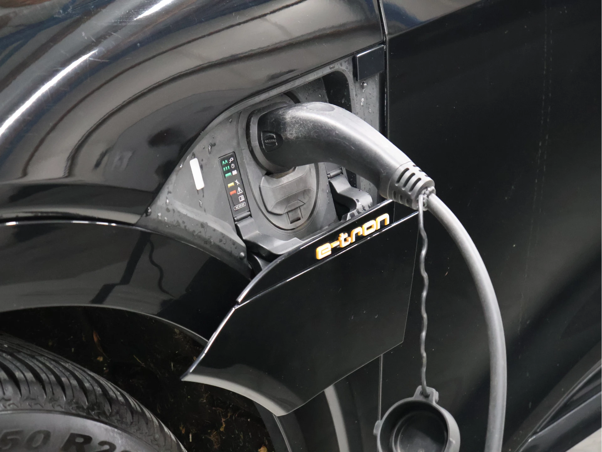 Hoofdafbeelding Audi e-tron