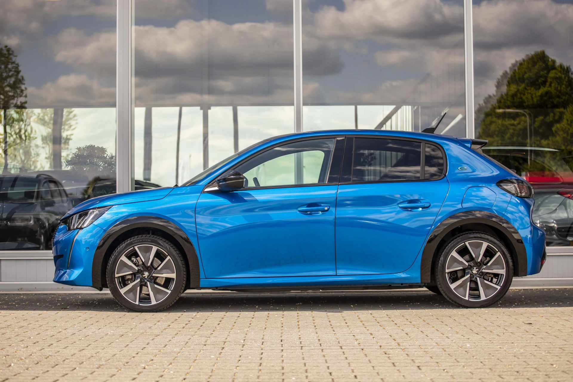 Hoofdafbeelding Peugeot e-208