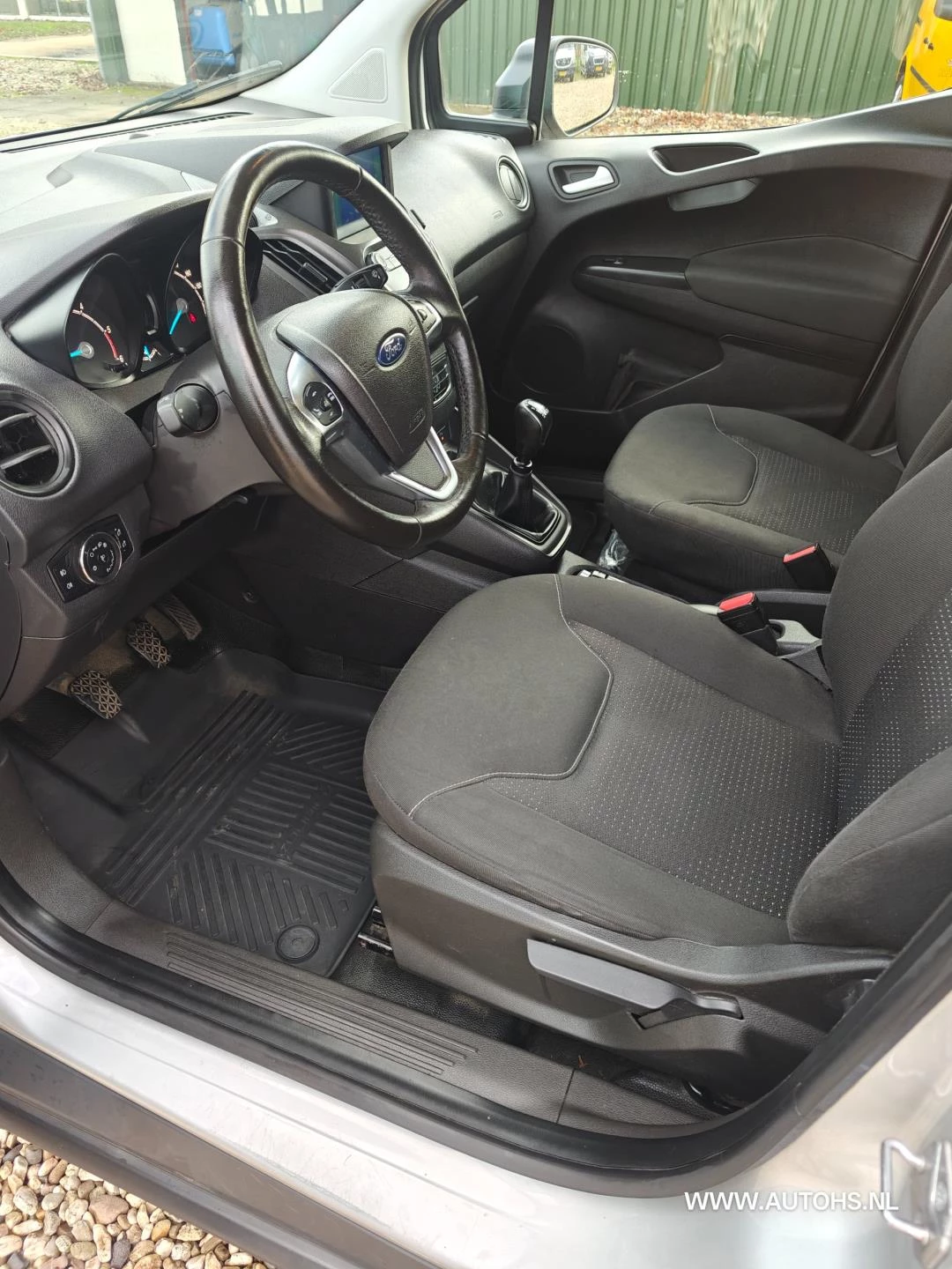 Hoofdafbeelding Ford Transit Courier