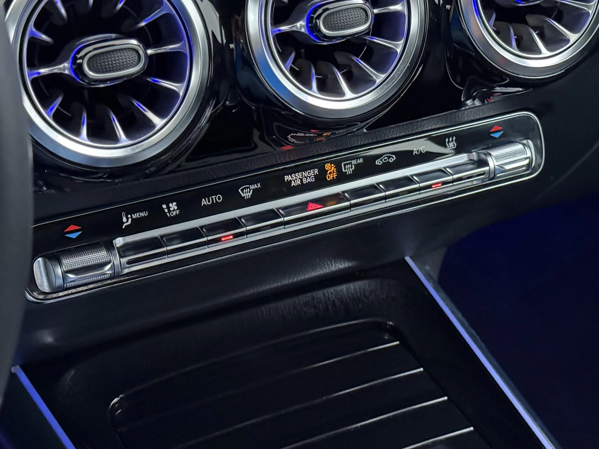 Hoofdafbeelding Mercedes-Benz EQA