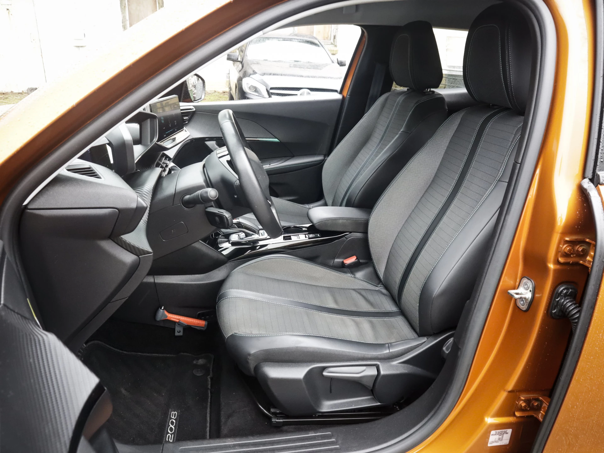 Hoofdafbeelding Peugeot e-2008