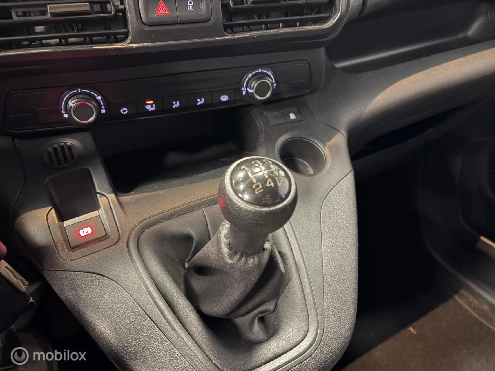 Hoofdafbeelding Peugeot Partner