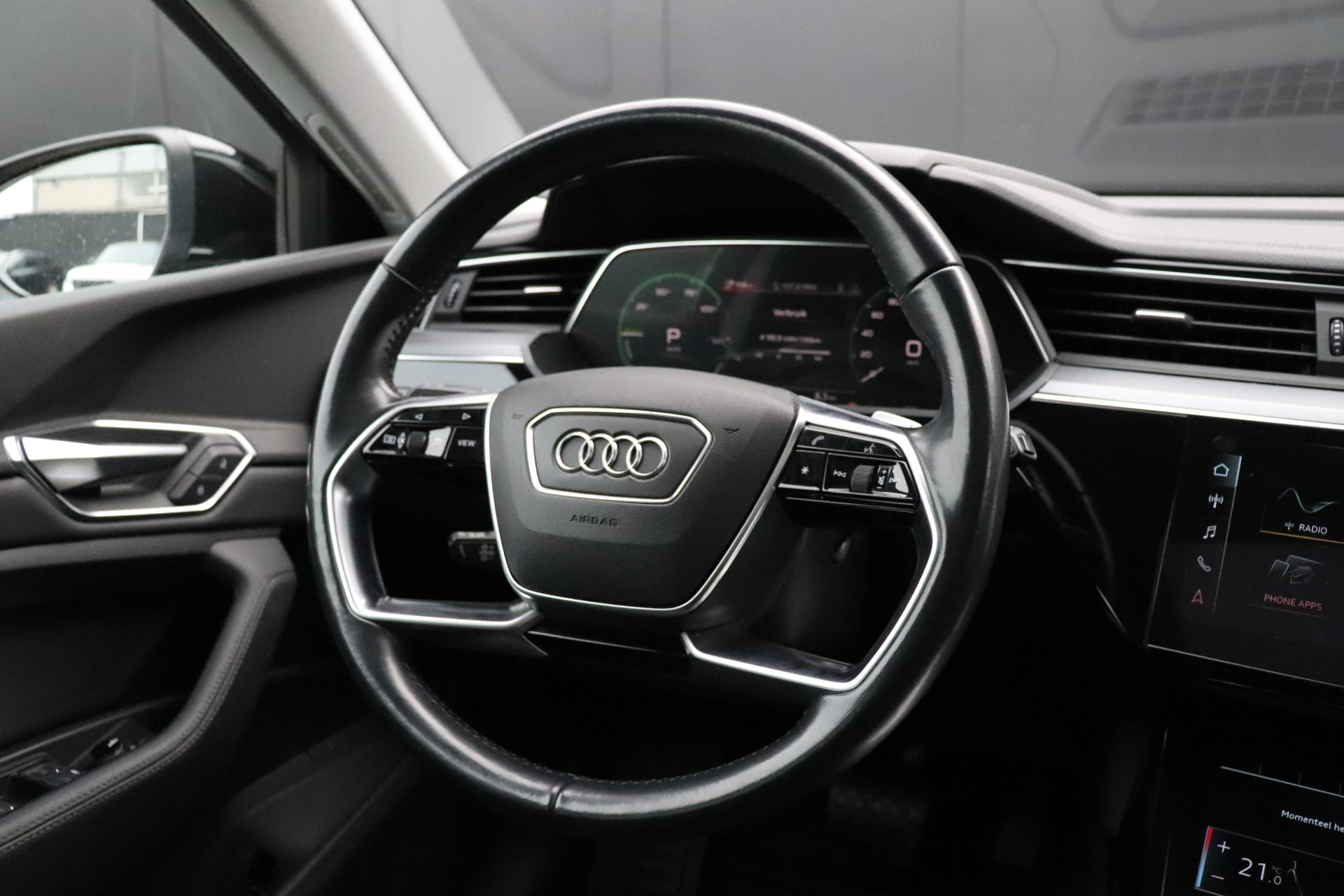 Hoofdafbeelding Audi e-tron